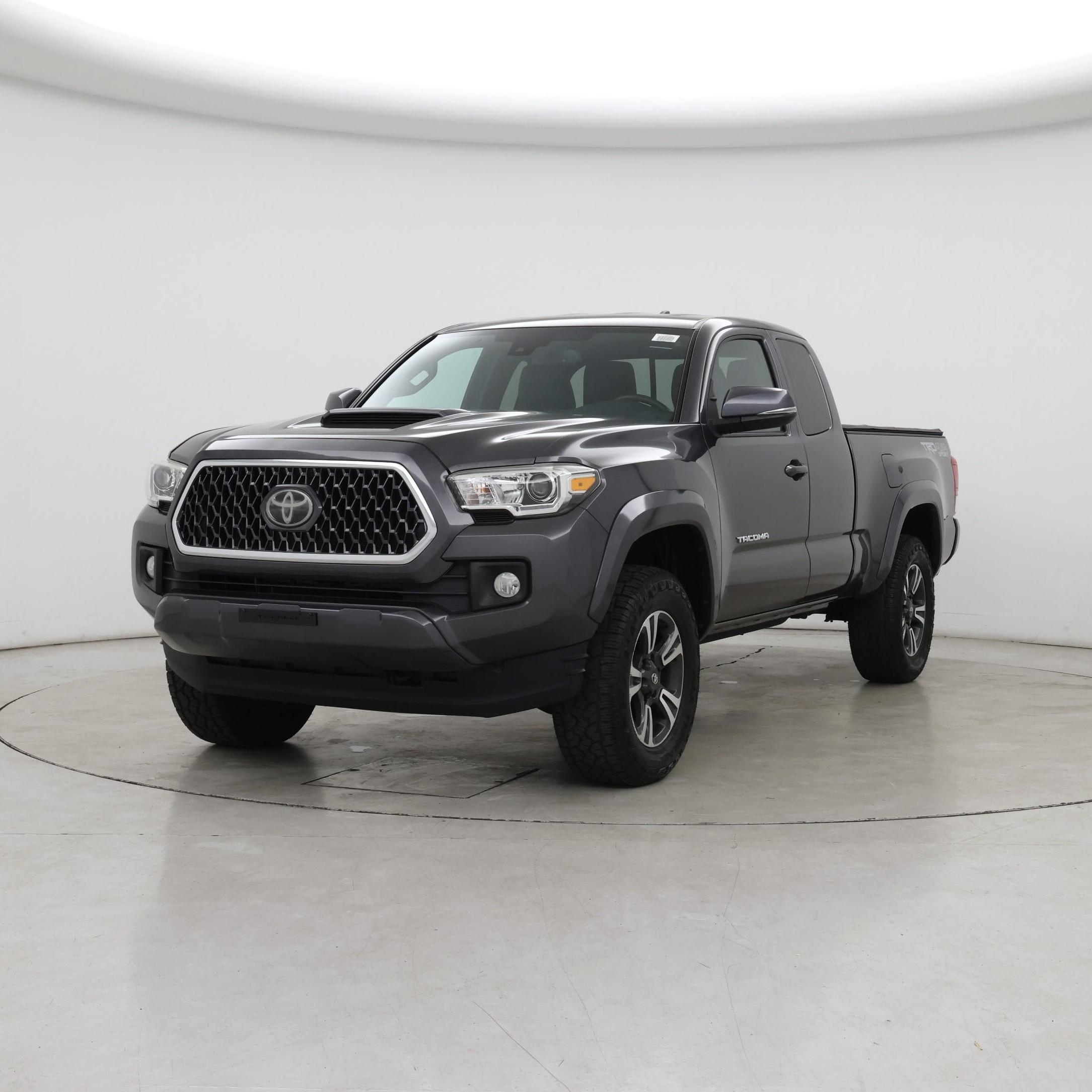 Thumbnail: 2019 Toyota Tacoma - 4