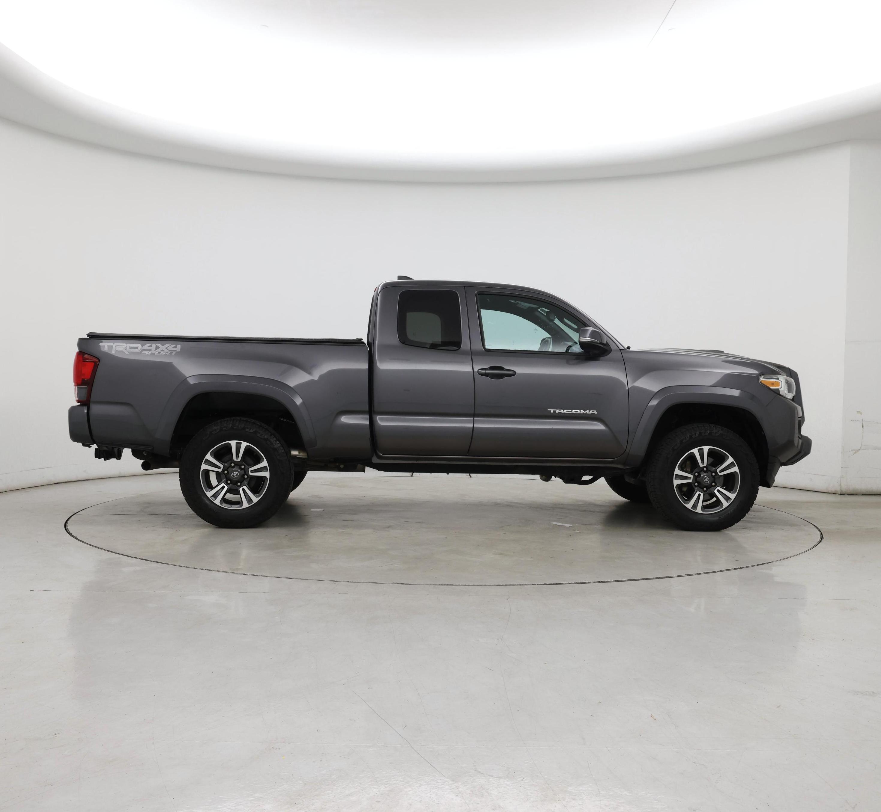 Thumbnail: 2019 Toyota Tacoma - 7