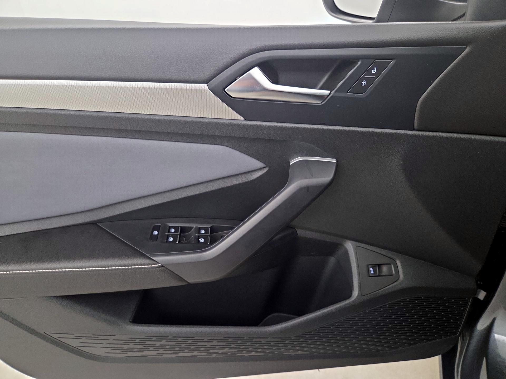 Thumbnail: 2025 Volkswagen Jetta - 12