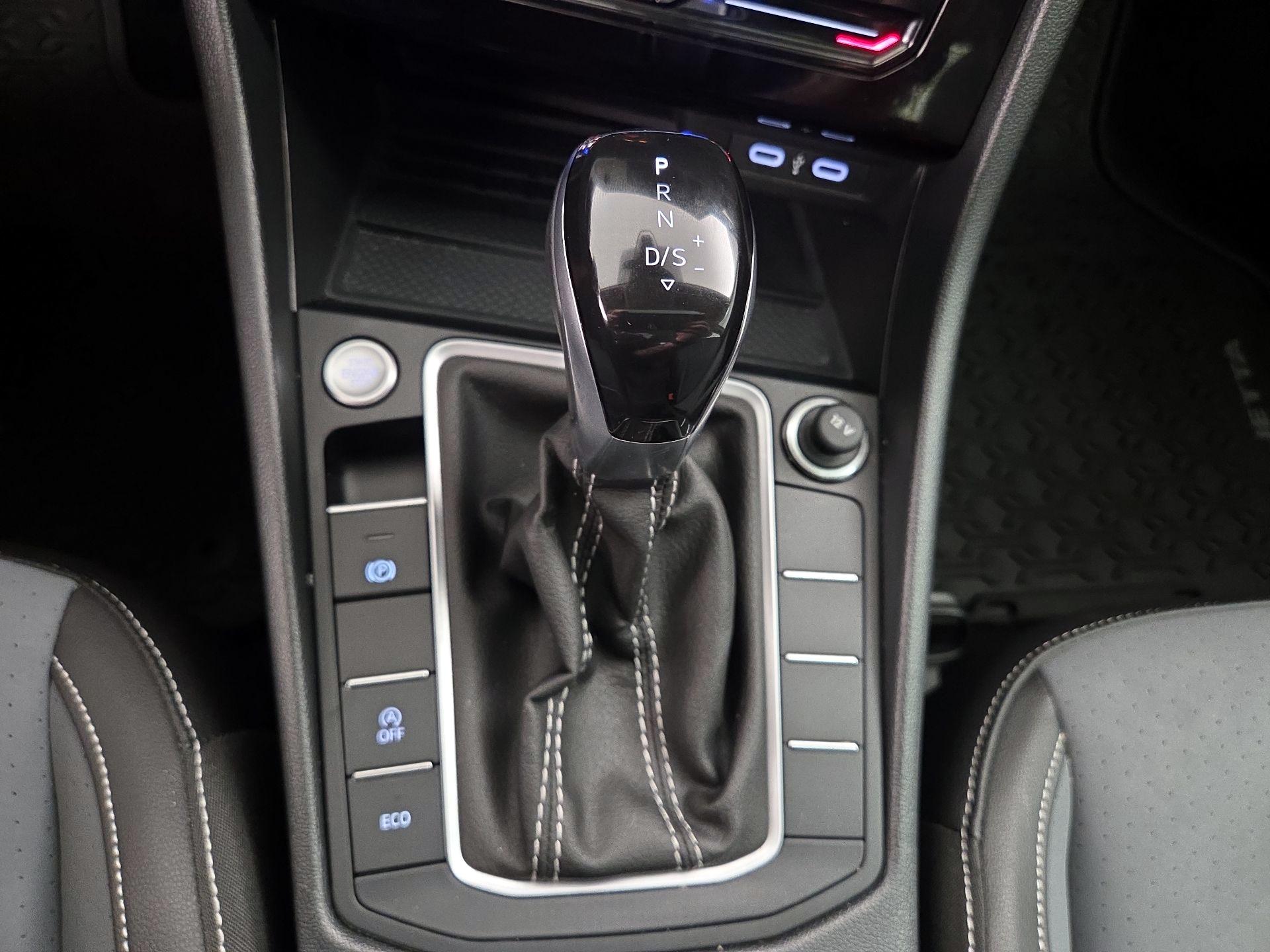 Thumbnail: 2025 Volkswagen Jetta - 17