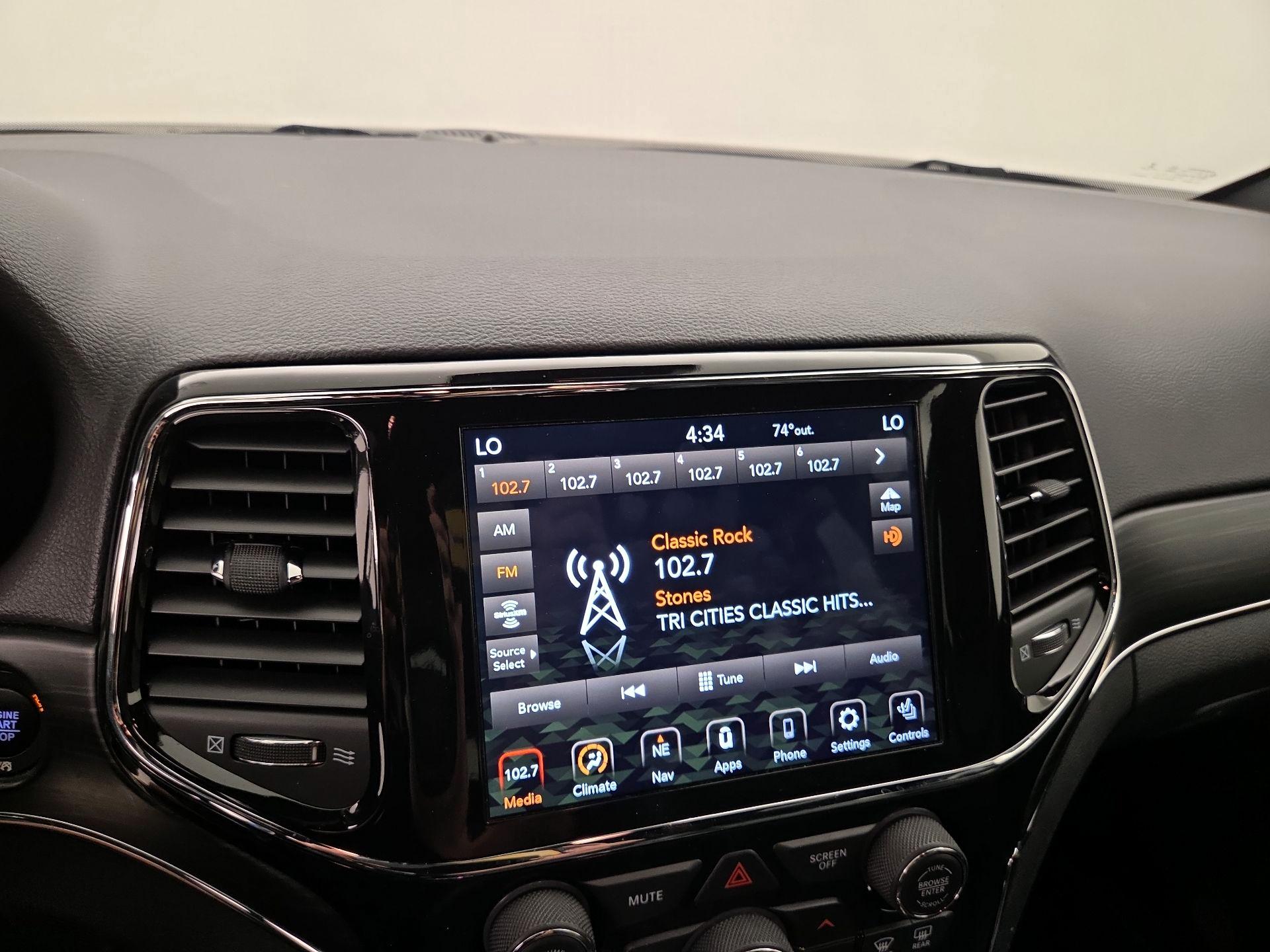 Thumbnail: 2021 Jeep Grand Cherokee - 16