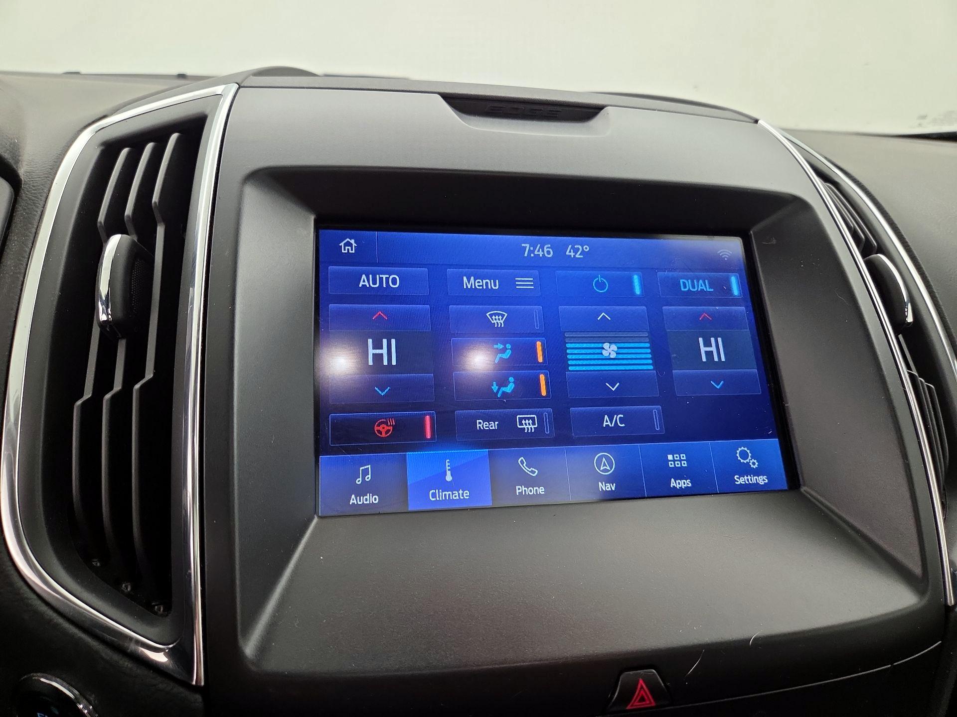 Thumbnail: 2020 Ford Edge - 16