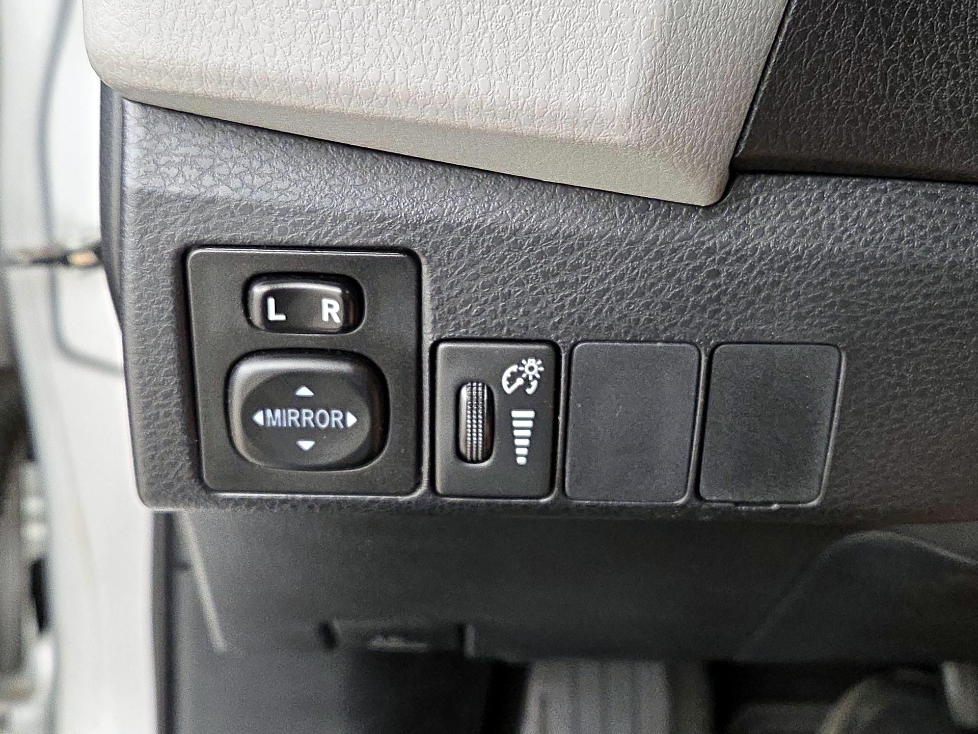 Thumbnail: 2016 Toyota Corolla - 13