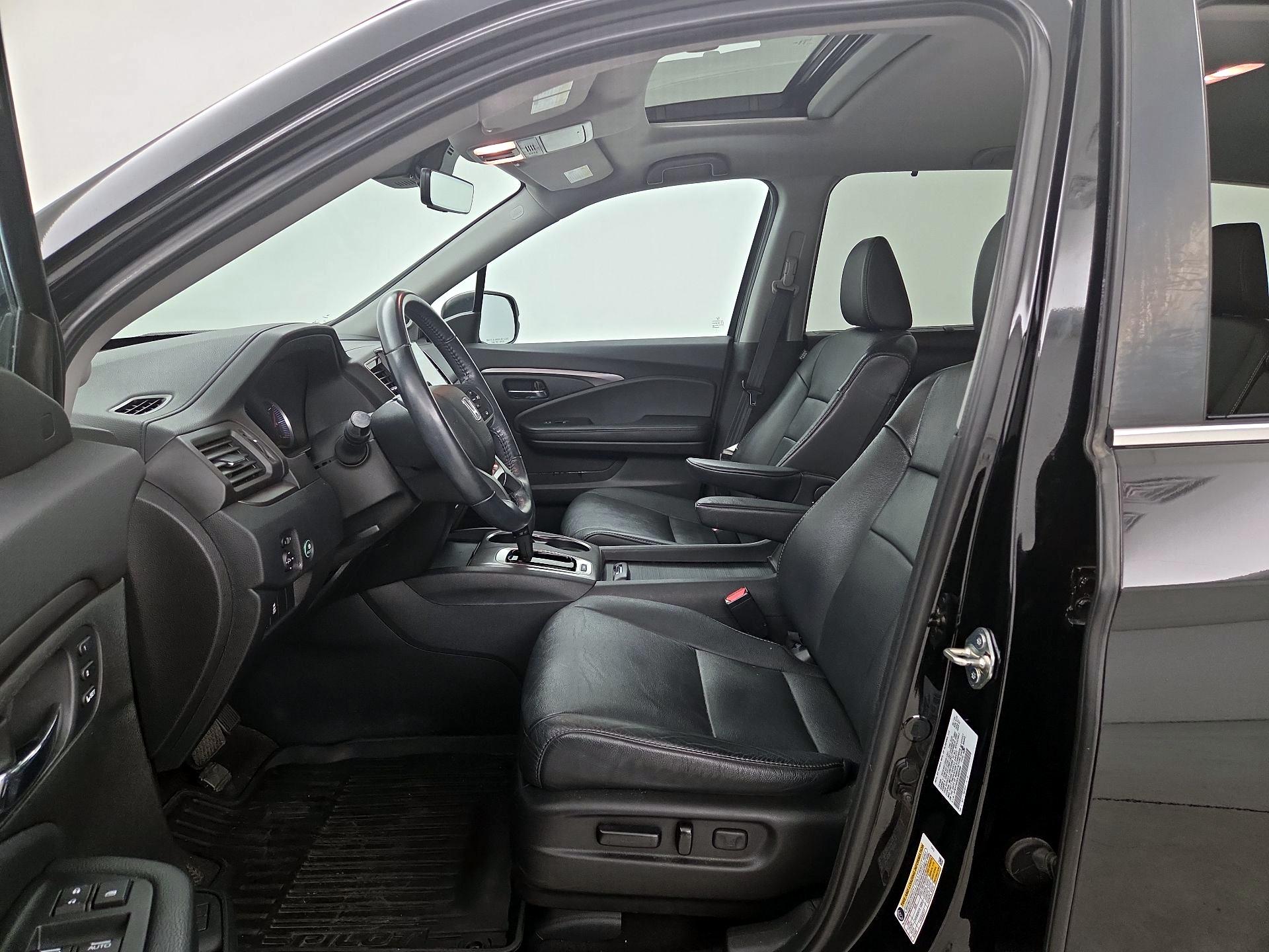 Thumbnail: 2020 Honda Pilot - 11