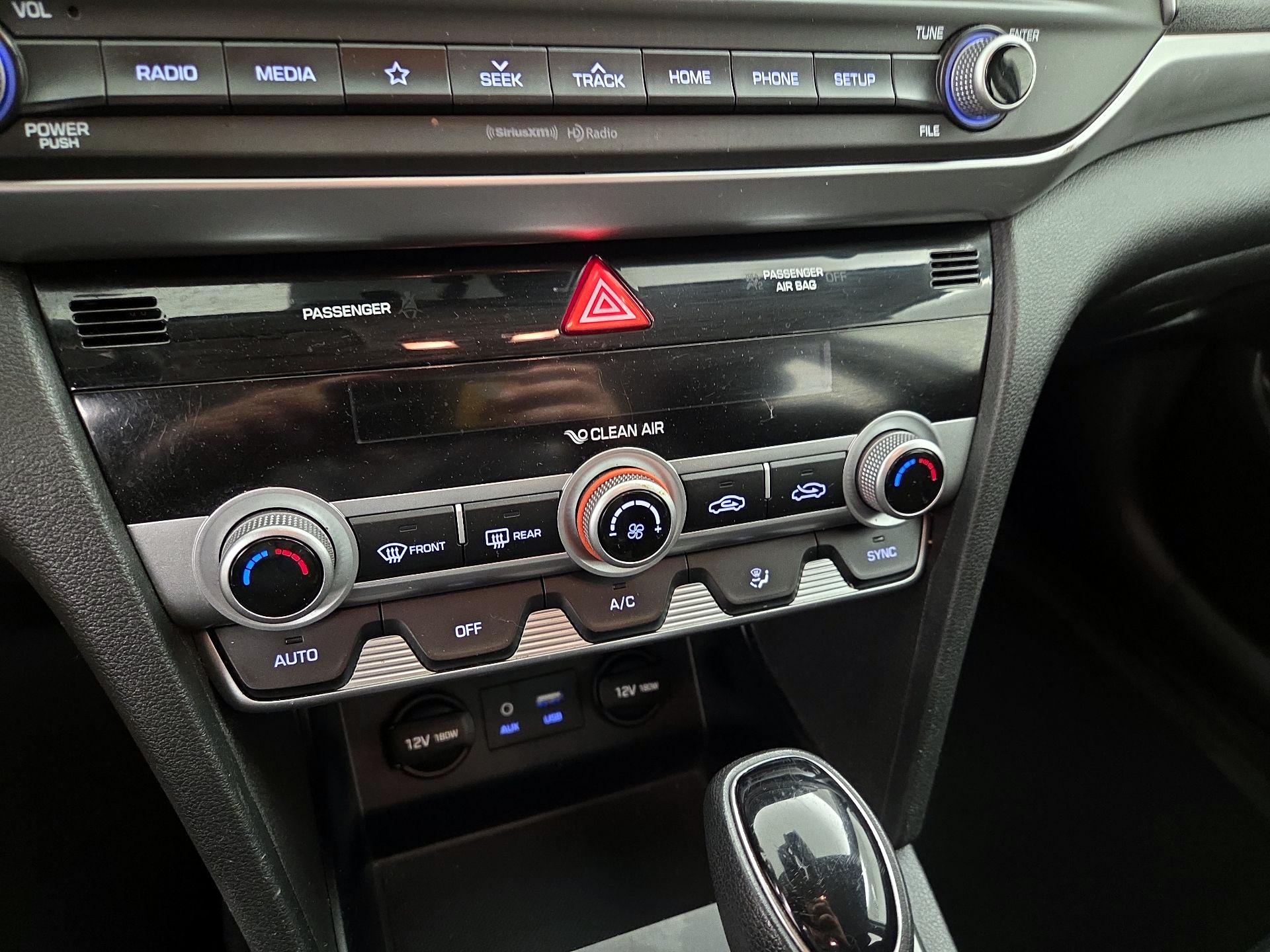 Thumbnail: 2020 Hyundai Elantra - 16
