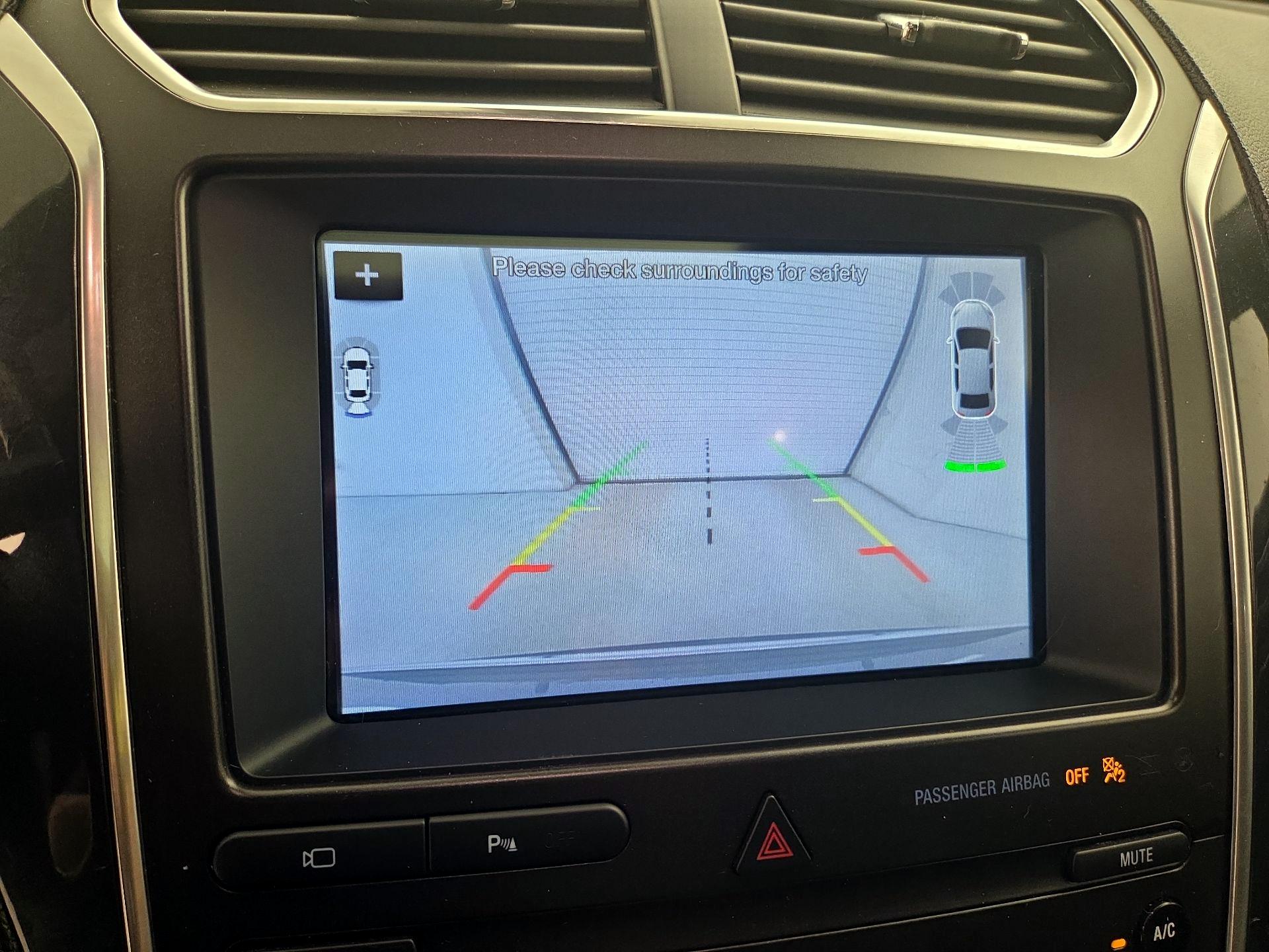 Thumbnail: 2019 Ford Explorer - 15