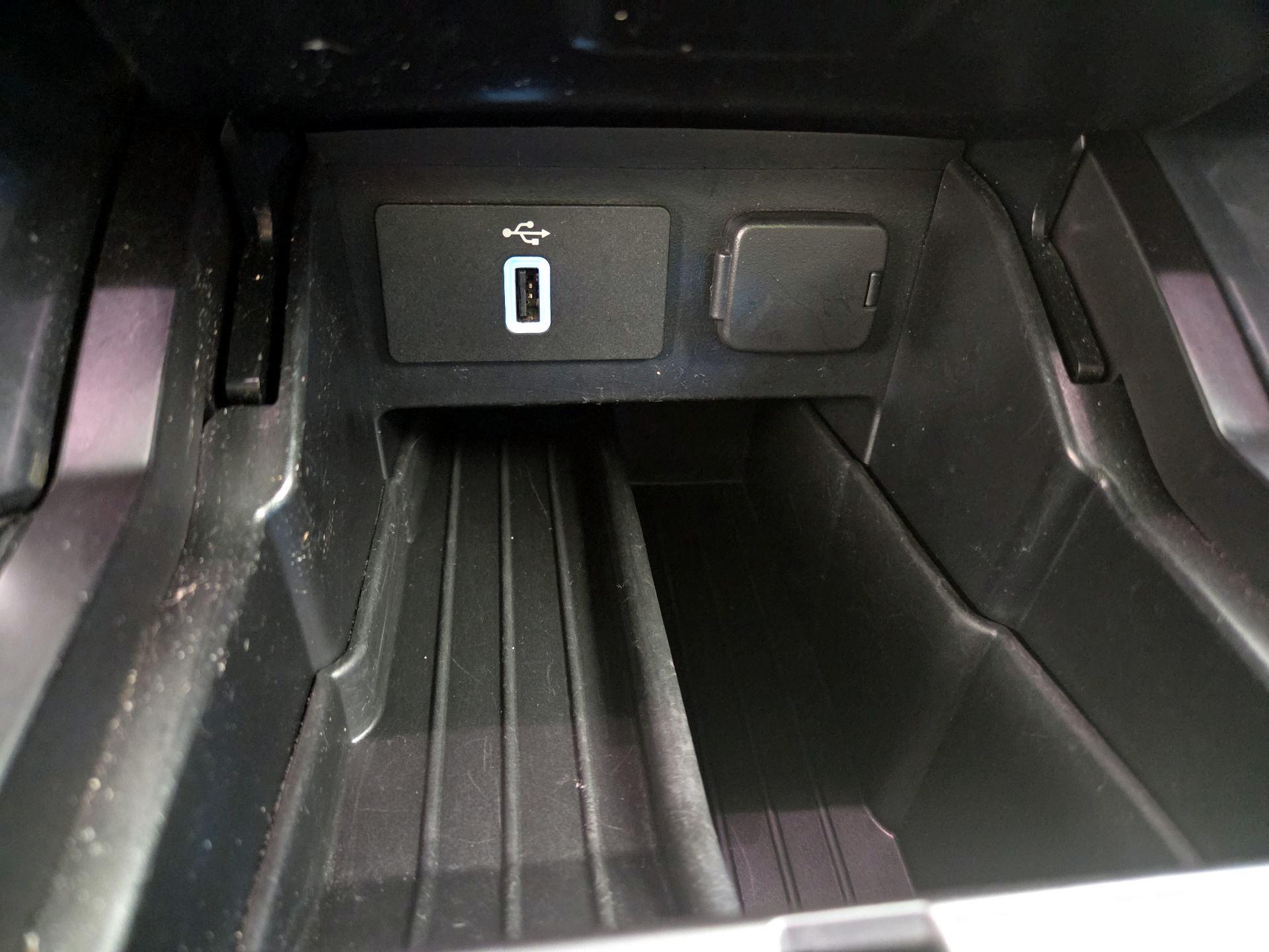 Thumbnail: 2019 Ford Explorer - 19