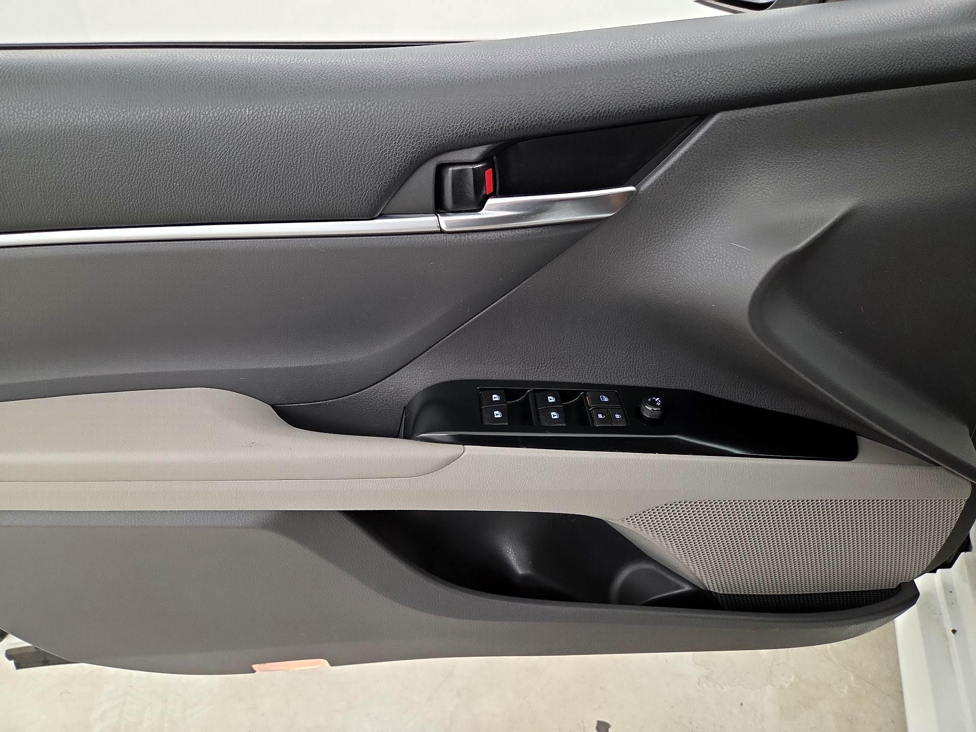 Thumbnail: 2019 Toyota Camry - 12