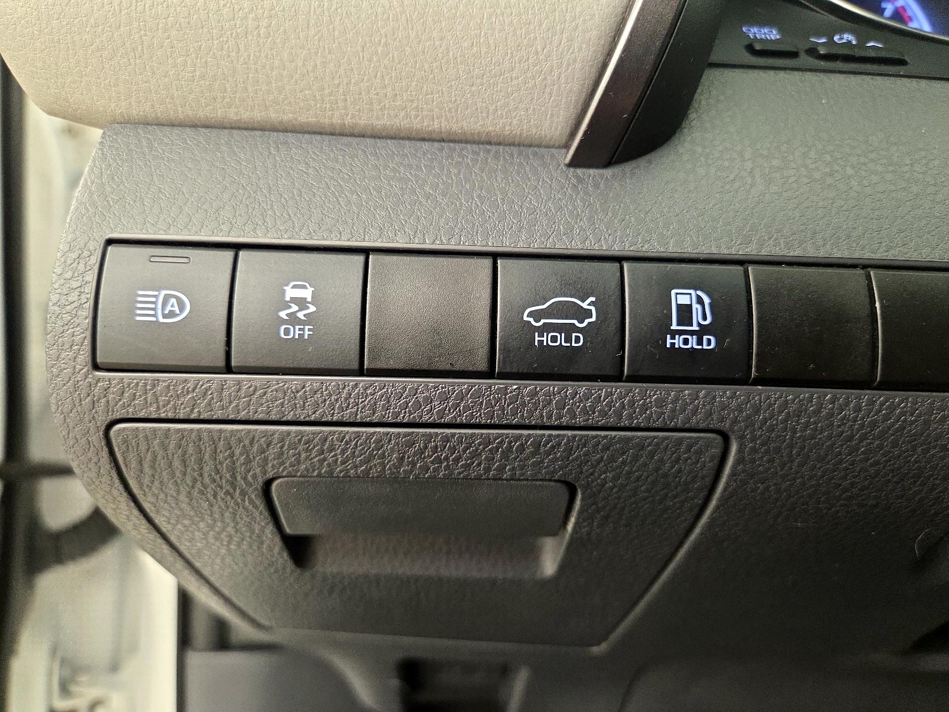 Thumbnail: 2019 Toyota Camry - 13