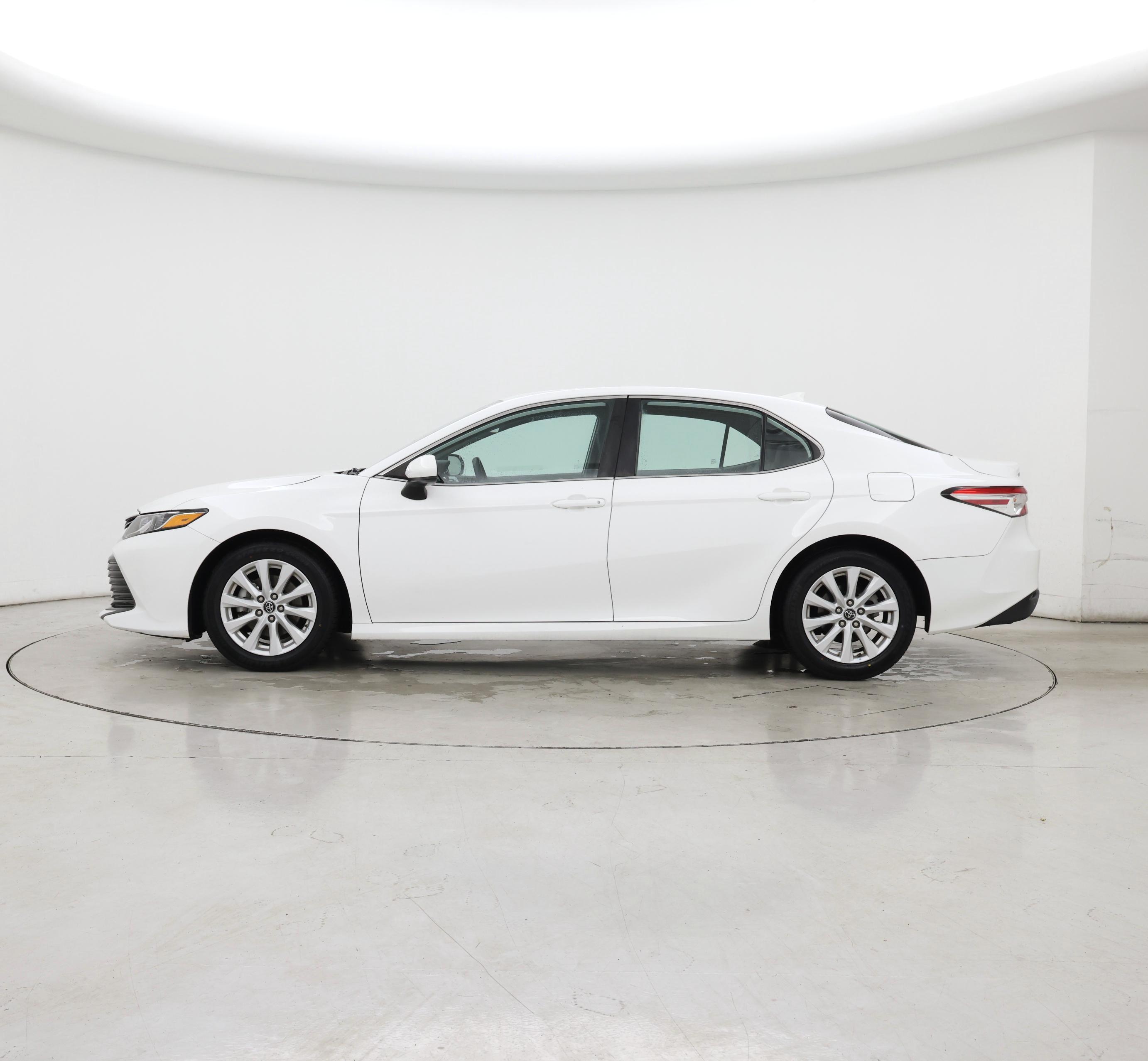 Thumbnail: 2019 Toyota Camry - 3