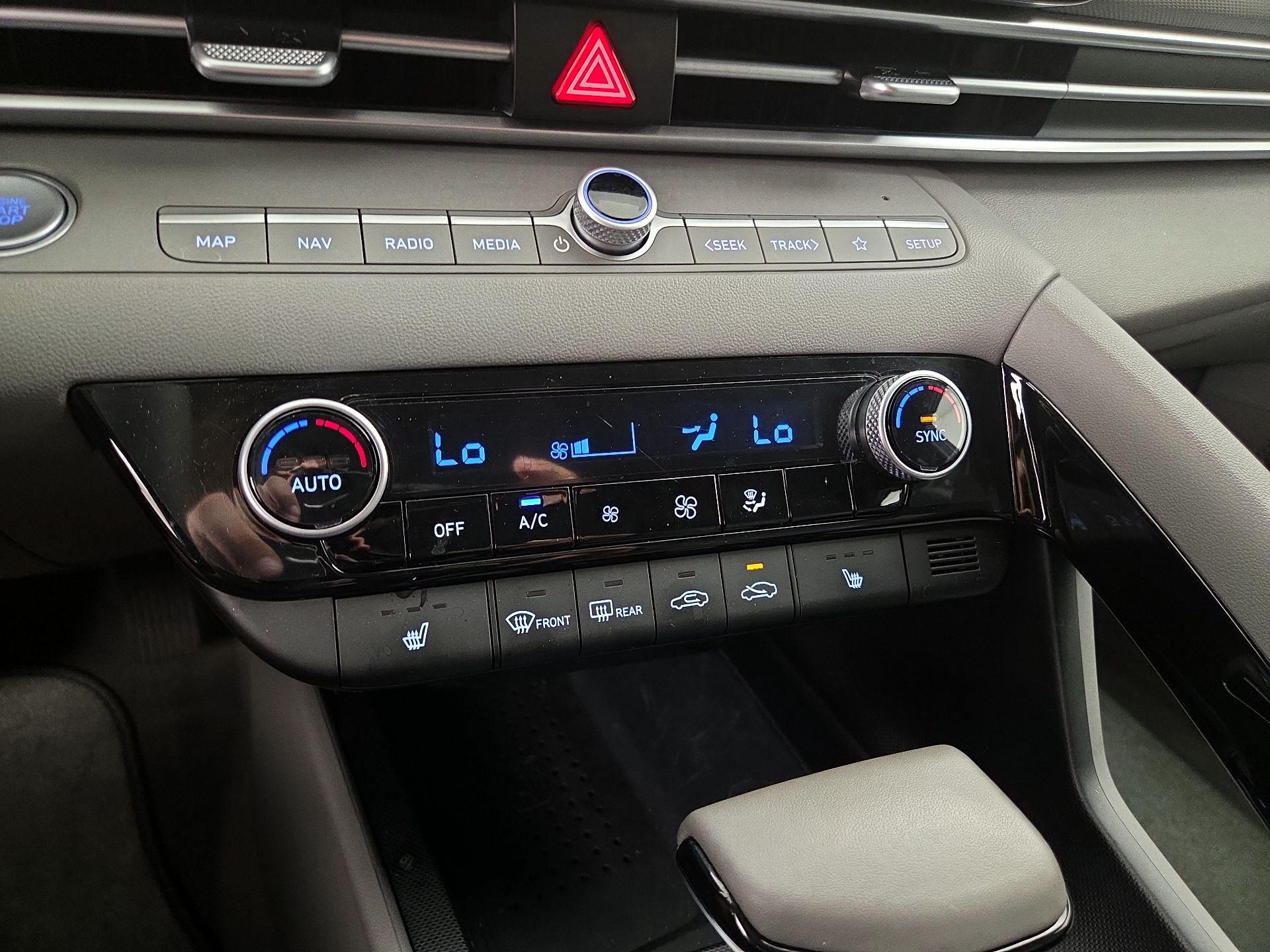 Thumbnail: 2023 Hyundai Elantra - 17