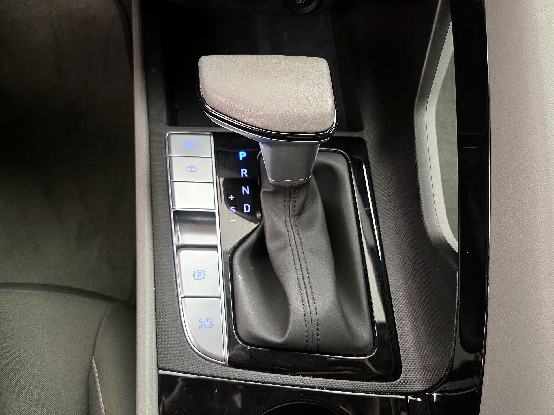 Thumbnail: 2023 Hyundai Elantra - 18