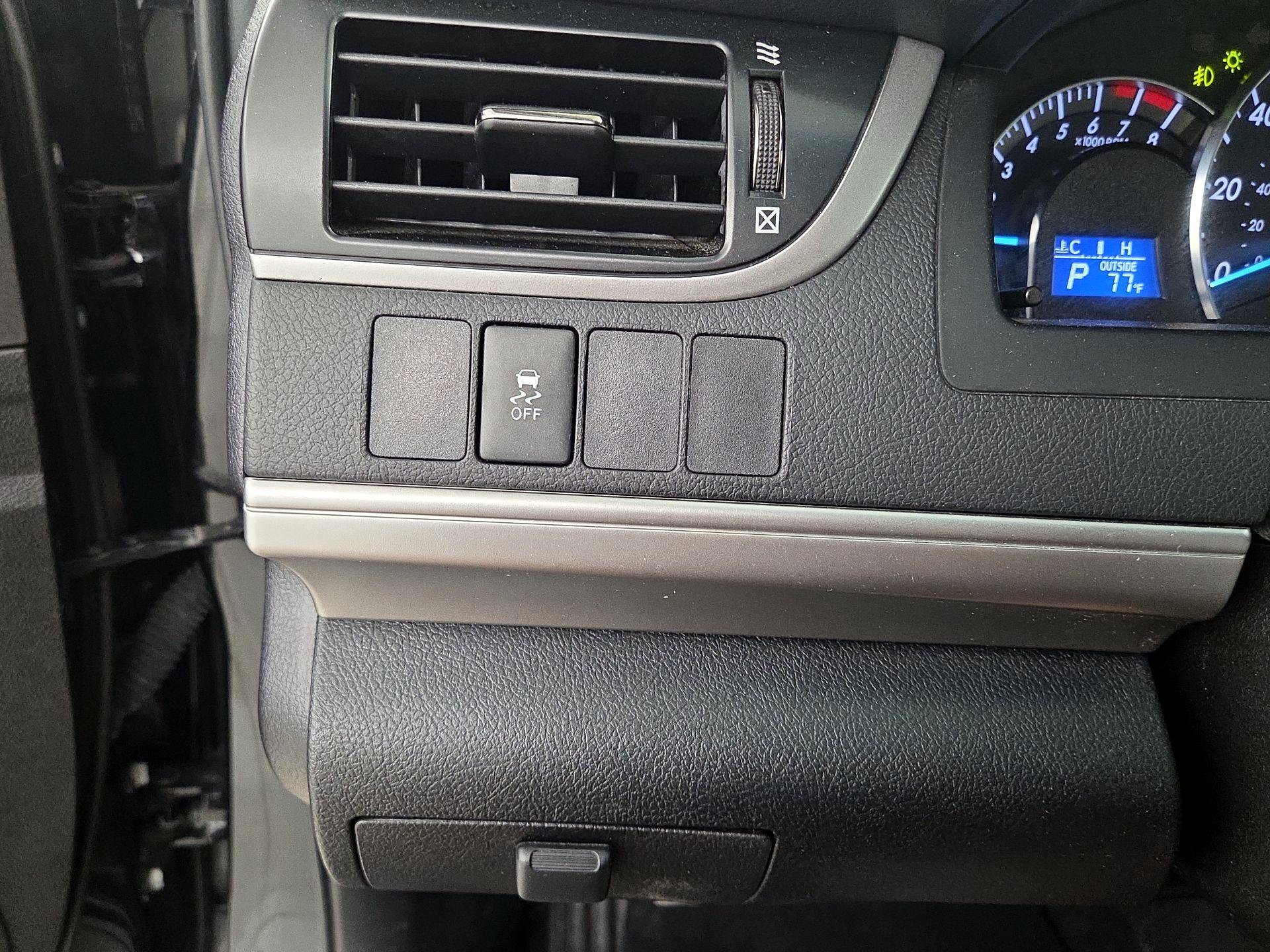 Thumbnail: 2014 Toyota Camry - 13