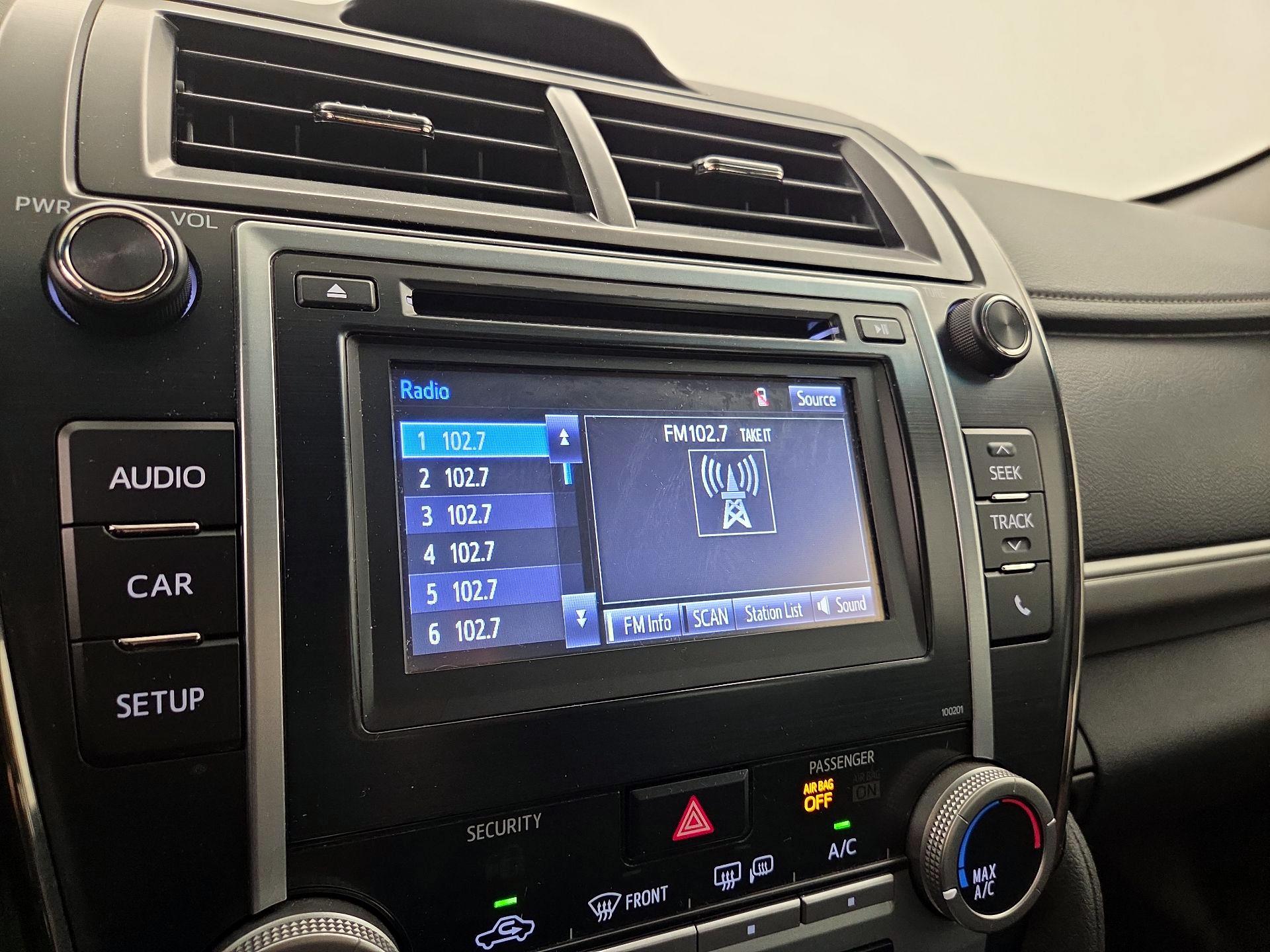 Thumbnail: 2014 Toyota Camry - 15