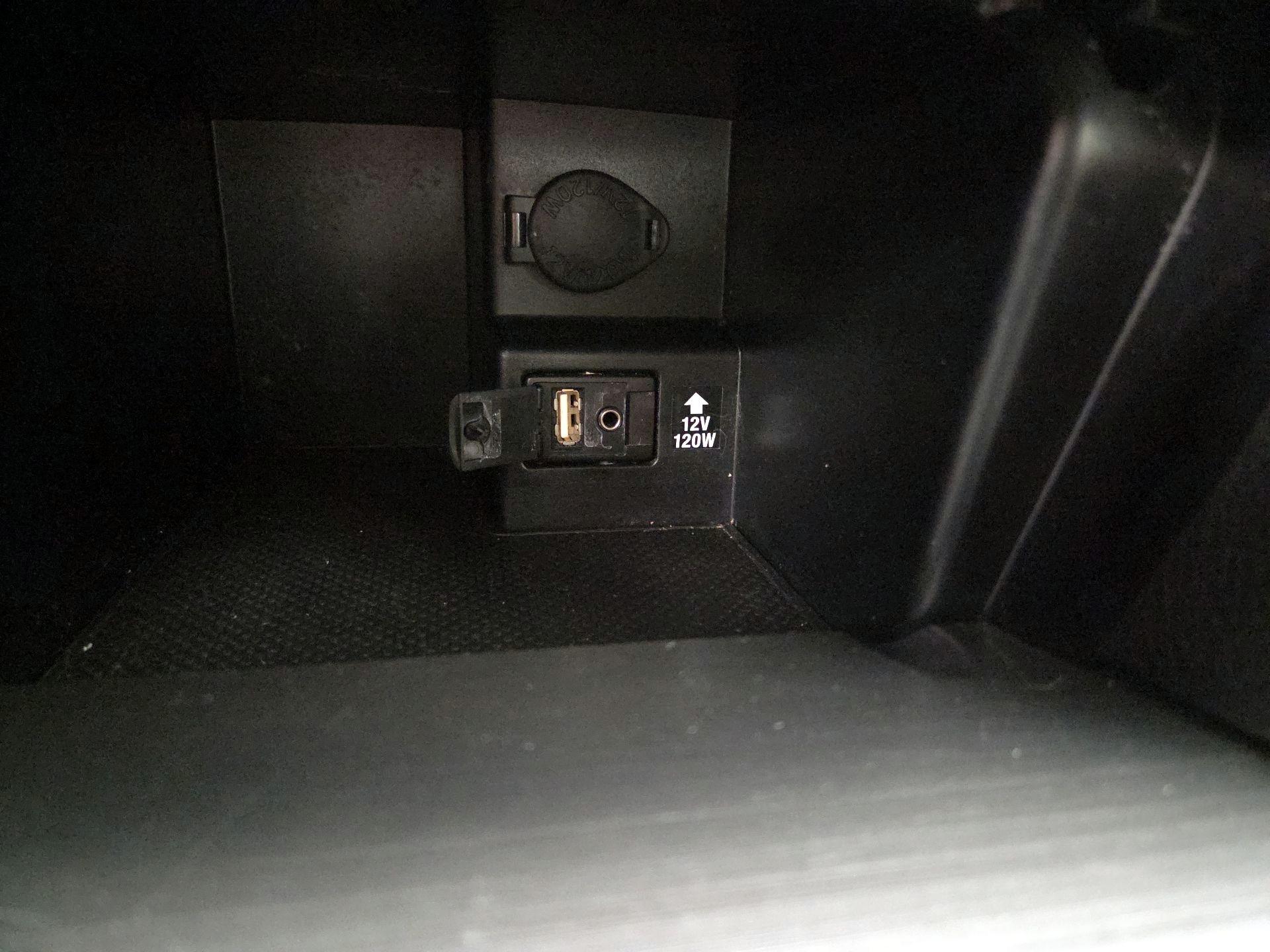 Thumbnail: 2014 Toyota Camry - 18