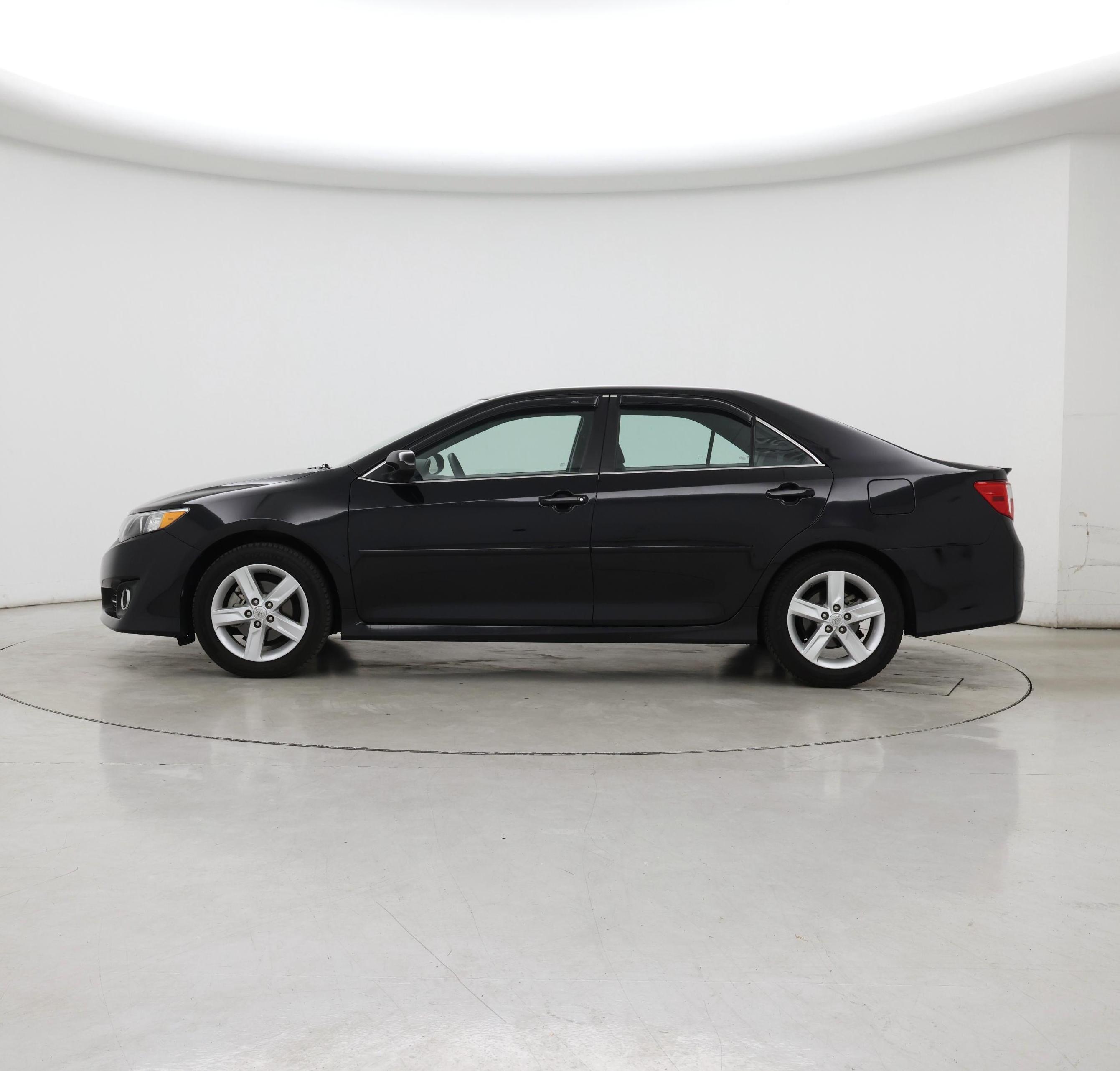 Thumbnail: 2014 Toyota Camry - 3