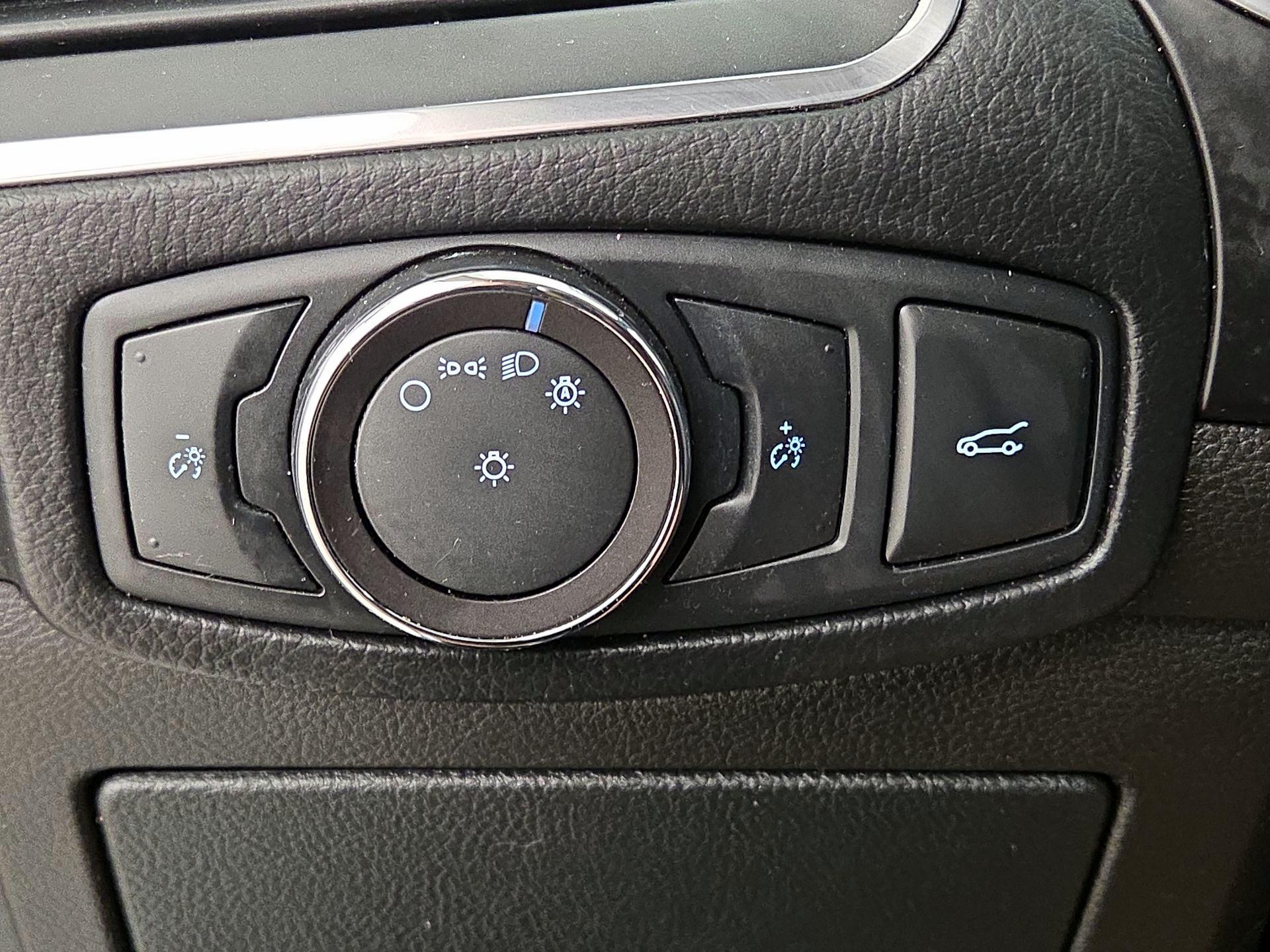 Thumbnail: 2018 Ford Edge - 13