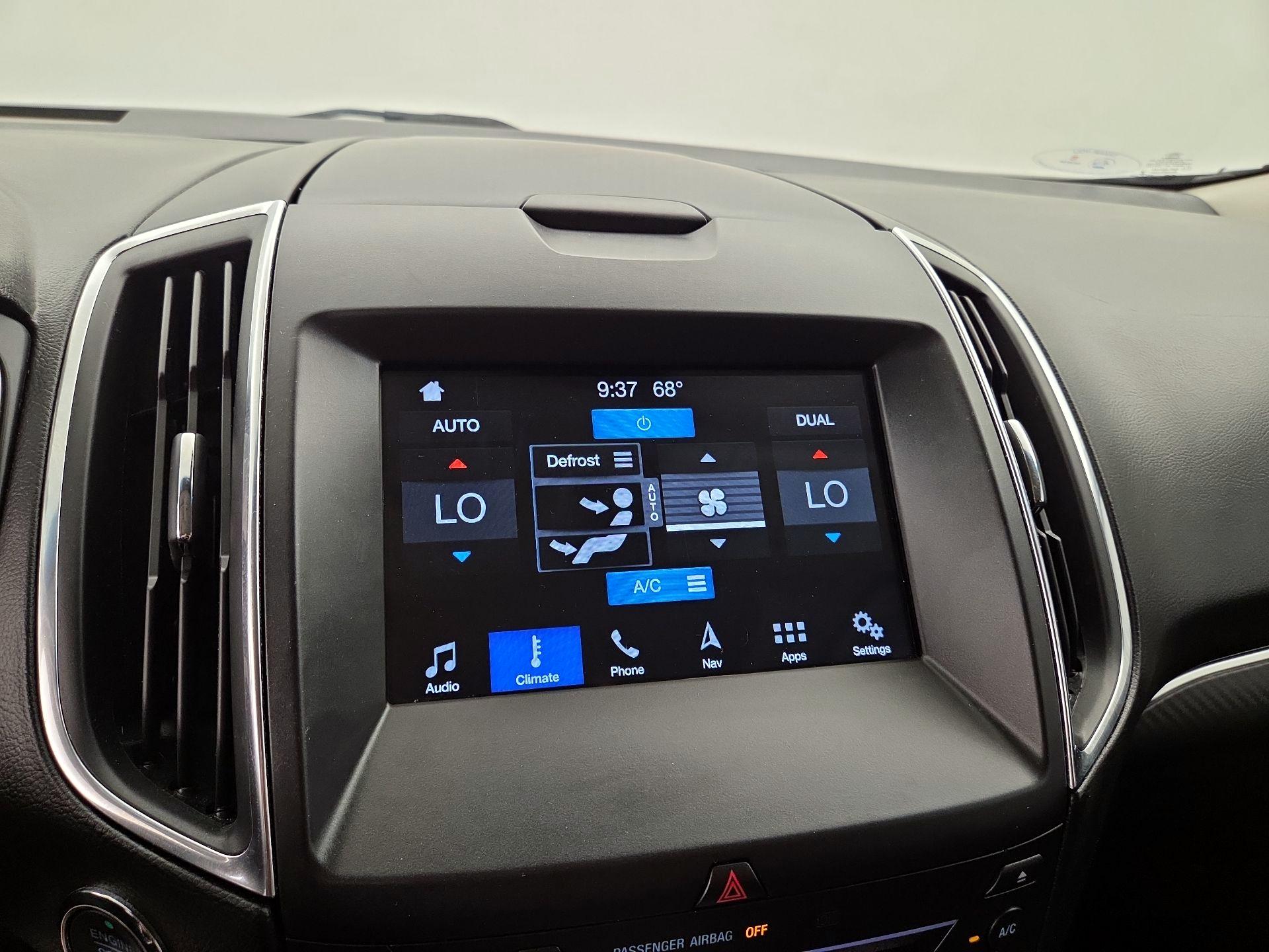 Thumbnail: 2018 Ford Edge - 17