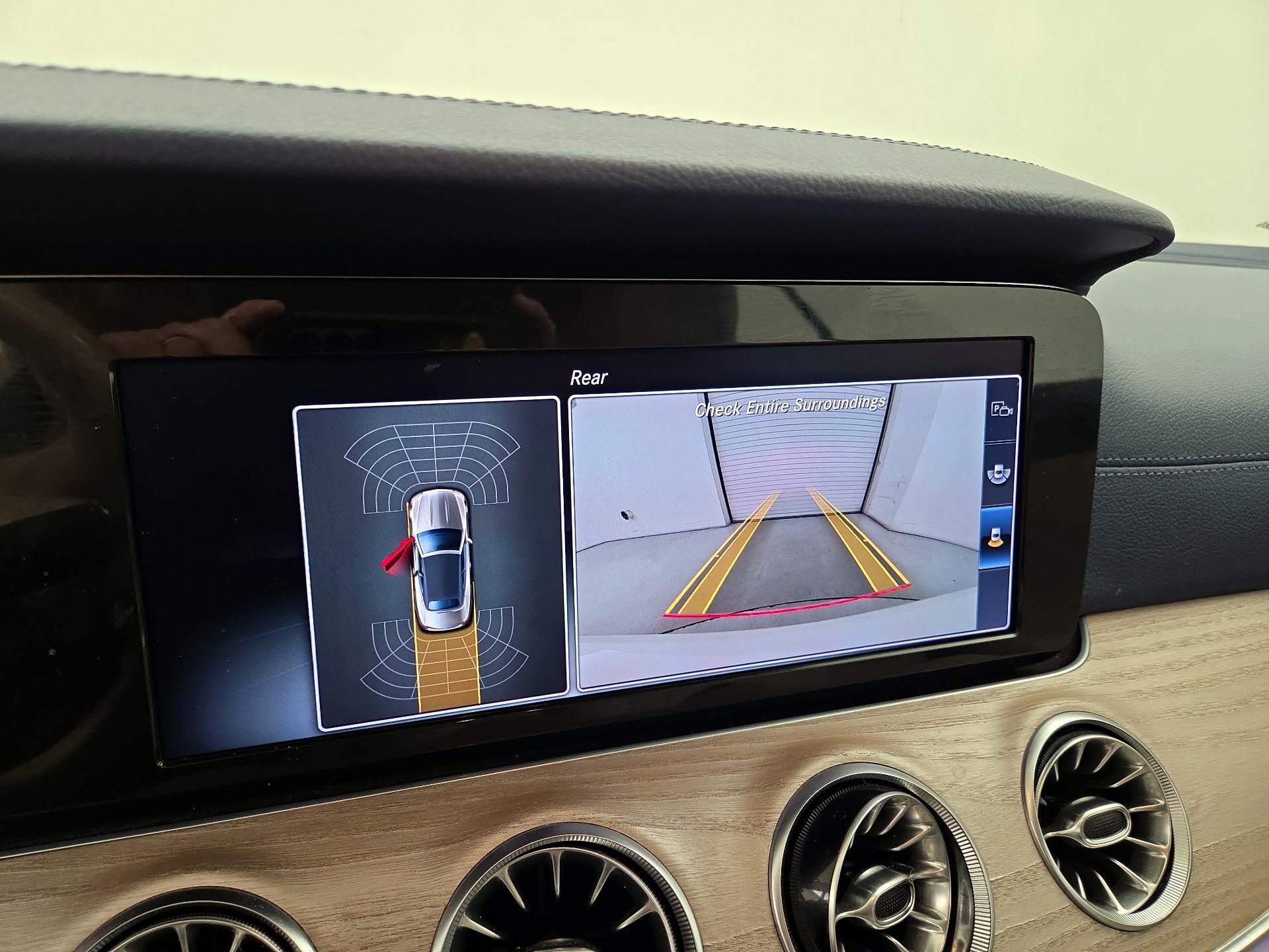 Thumbnail: 2018 Mercedes-Benz E-Class - 15