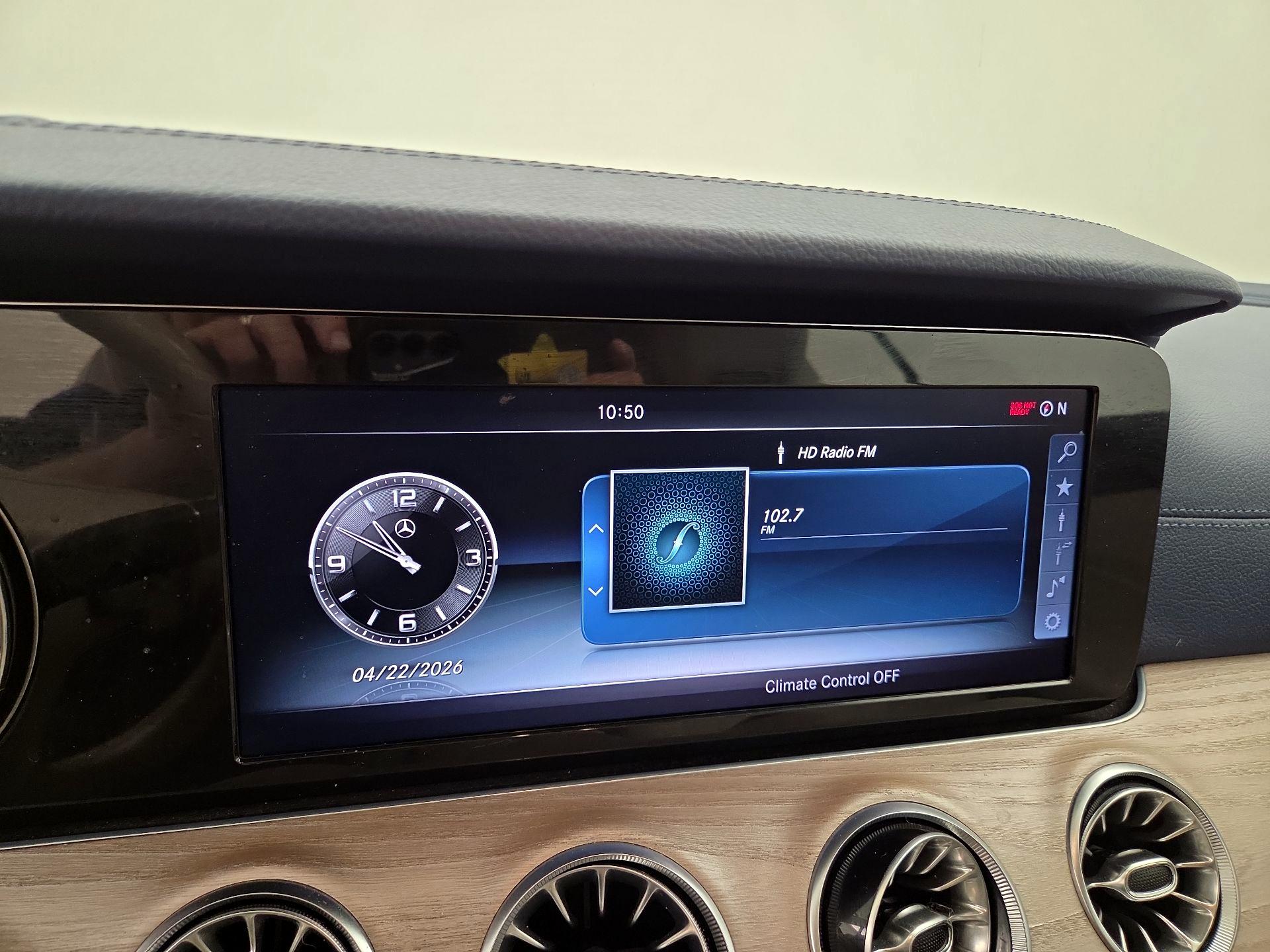 Thumbnail: 2018 Mercedes-Benz E-Class - 16