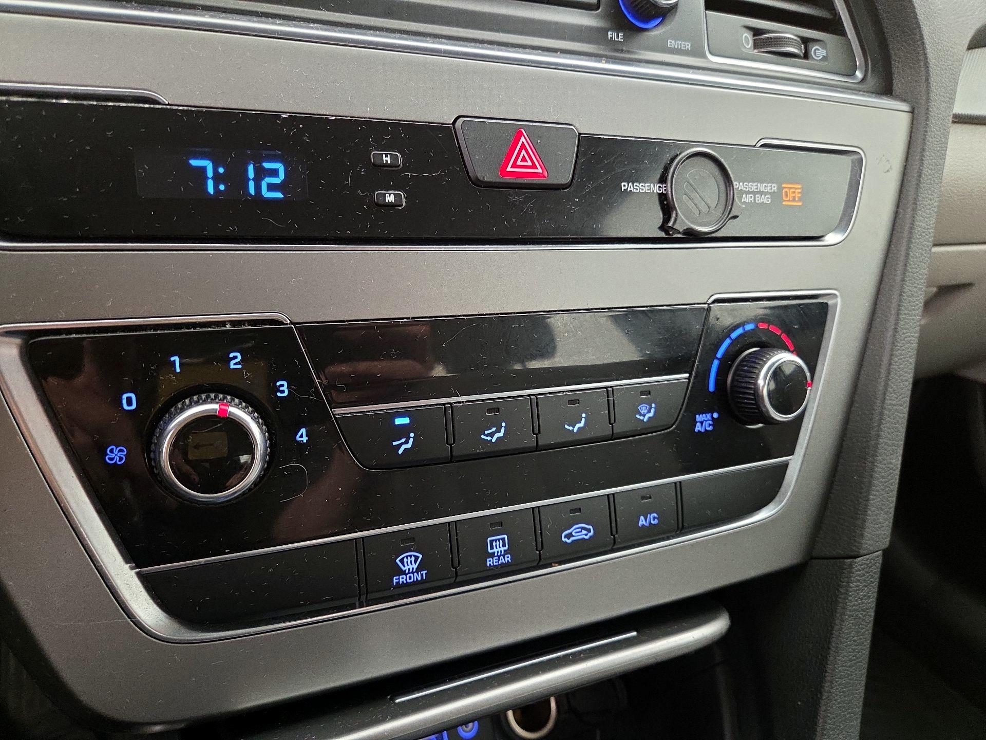 Thumbnail: 2015 Hyundai Sonata - 15