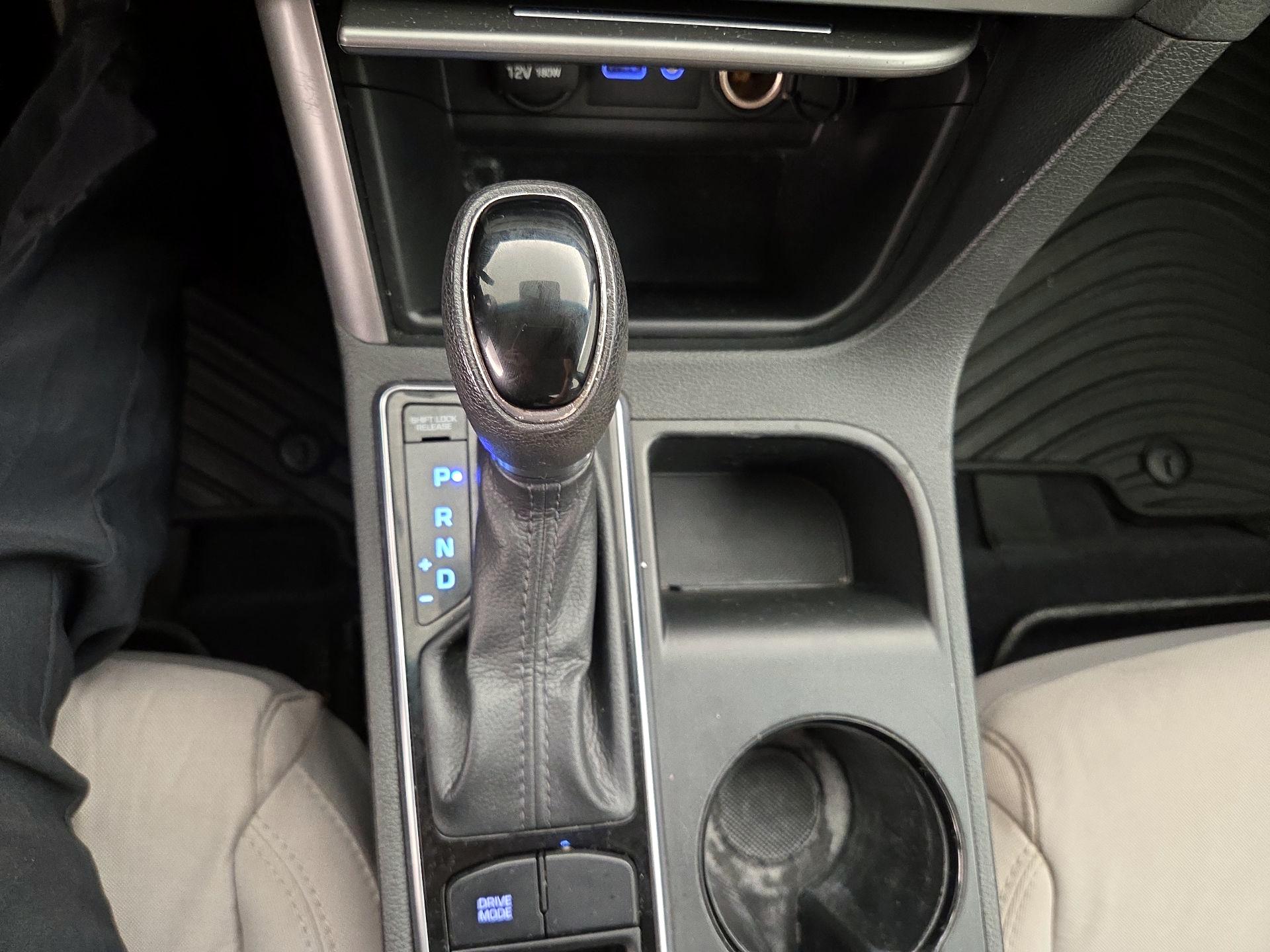 Thumbnail: 2015 Hyundai Sonata - 16