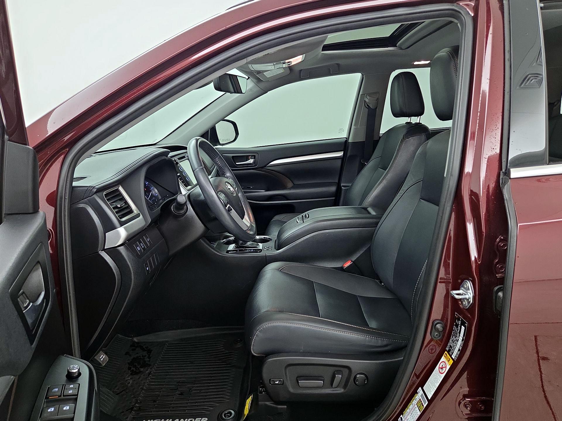 Thumbnail: 2019 Toyota Highlander - 11