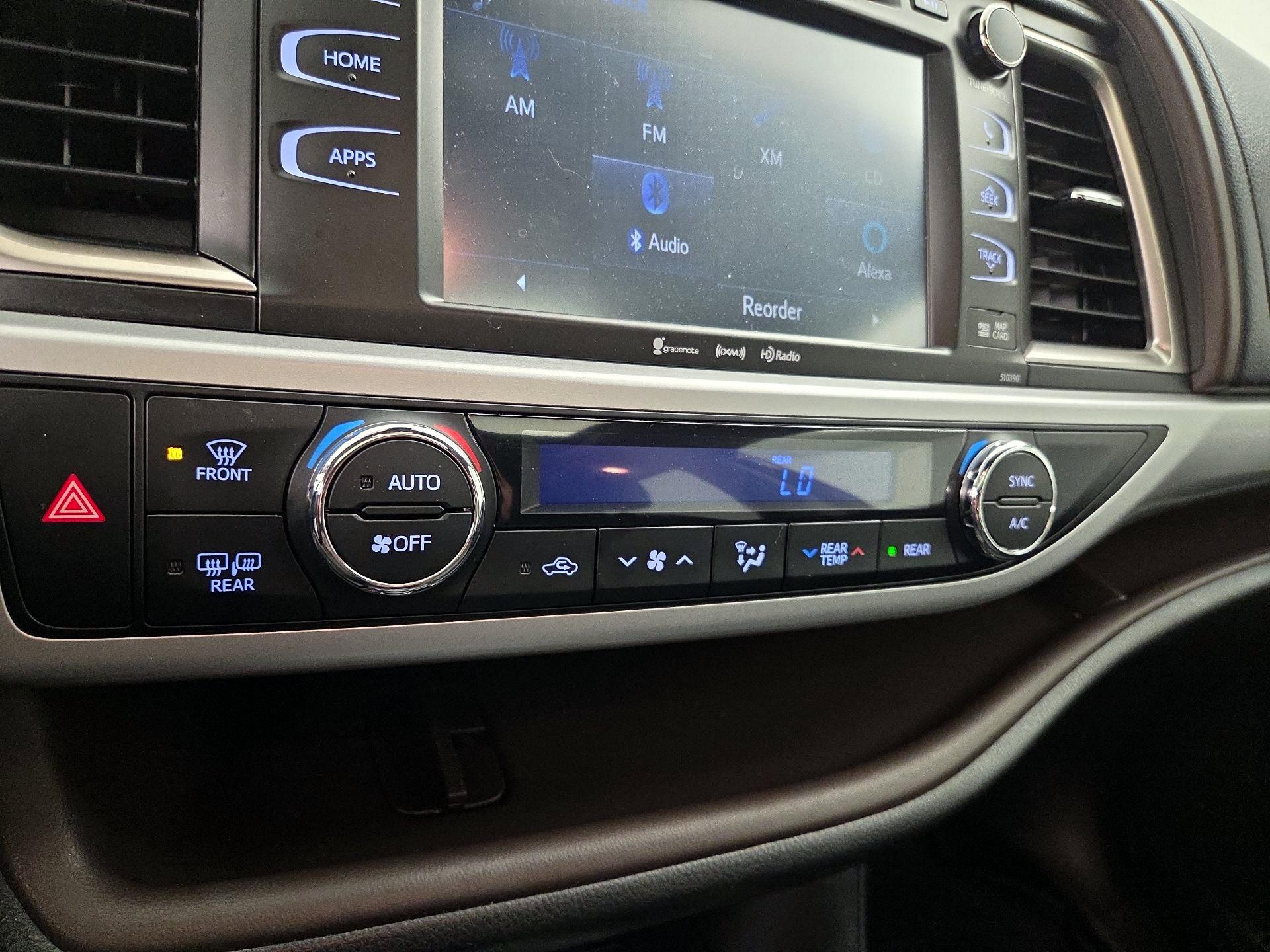 Thumbnail: 2019 Toyota Highlander - 17
