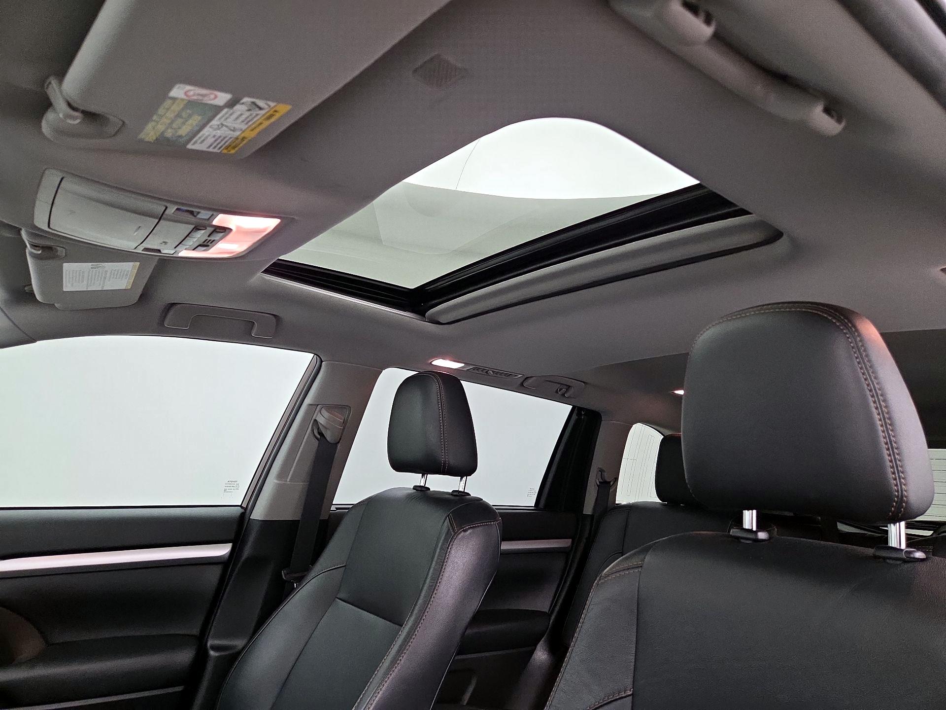 Thumbnail: 2019 Toyota Highlander - 20