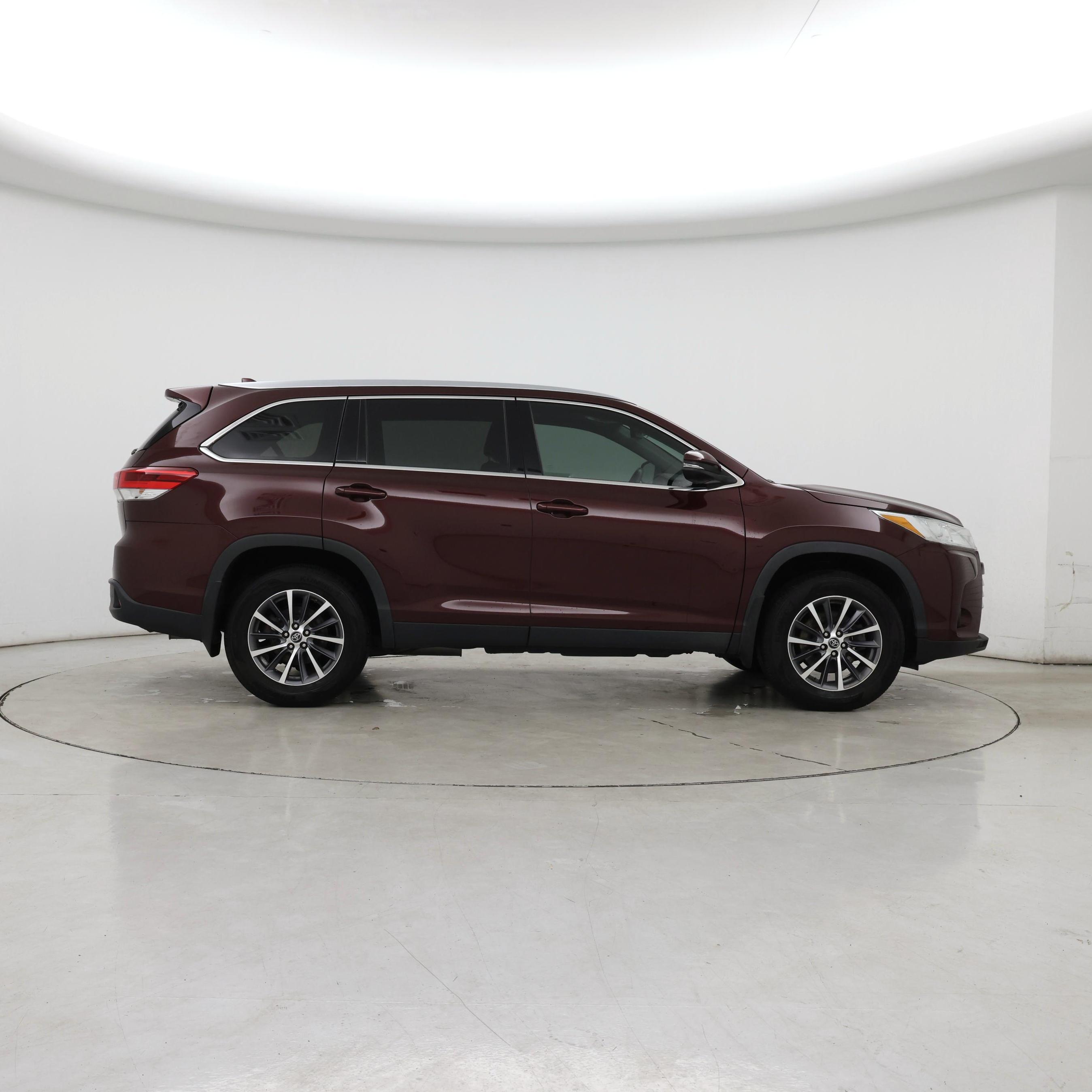 Thumbnail: 2019 Toyota Highlander - 7