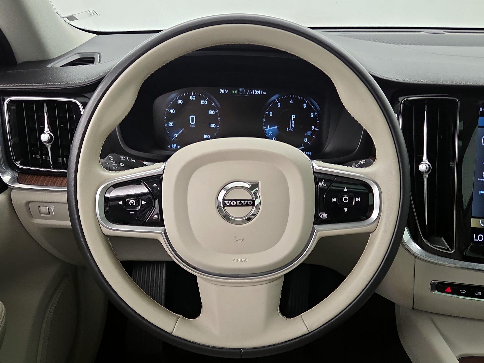 Thumbnail: 2020 Volvo S60 - 10