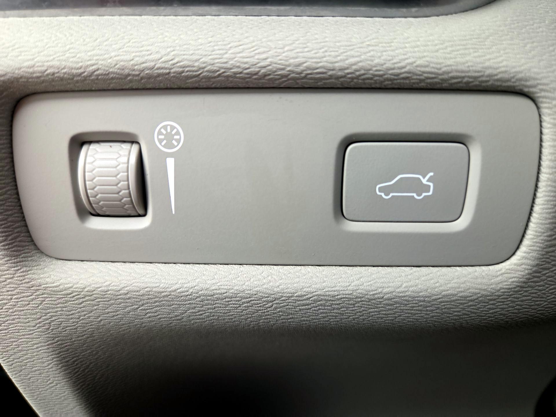 Thumbnail: 2020 Volvo S60 - 13