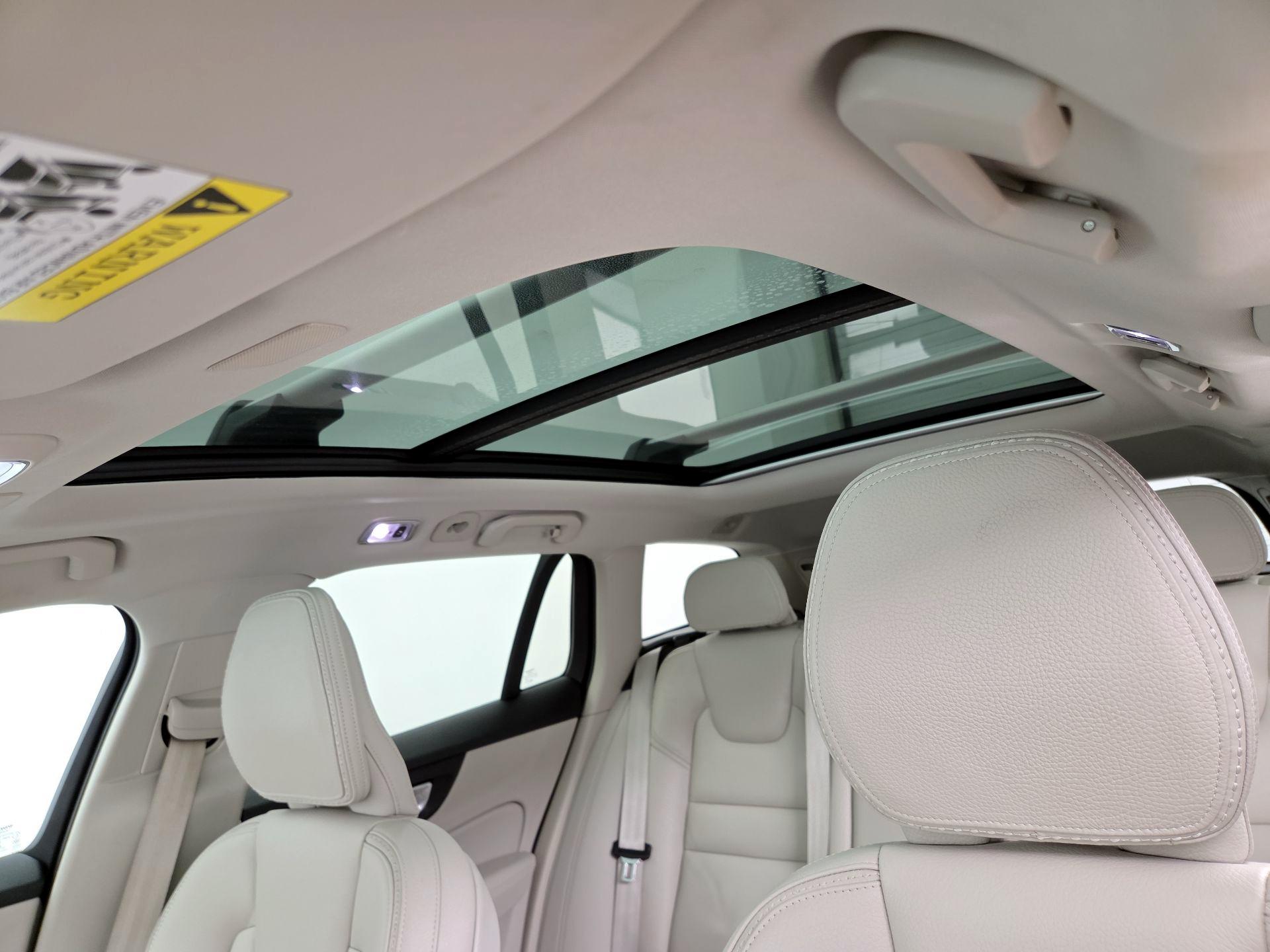 Thumbnail: 2020 Volvo S60 - 20