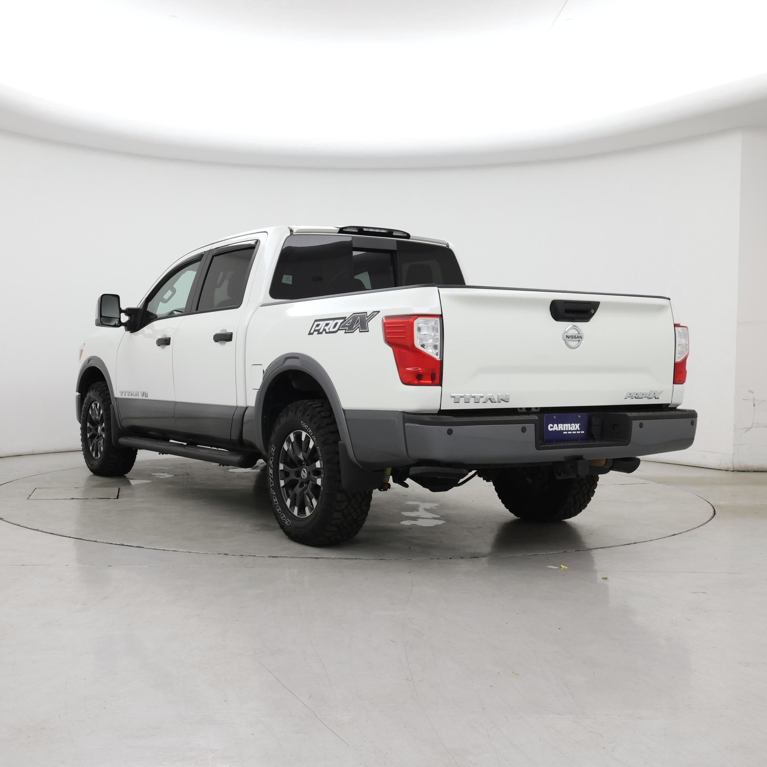 Thumbnail: 2019 Nissan Titan - 2
