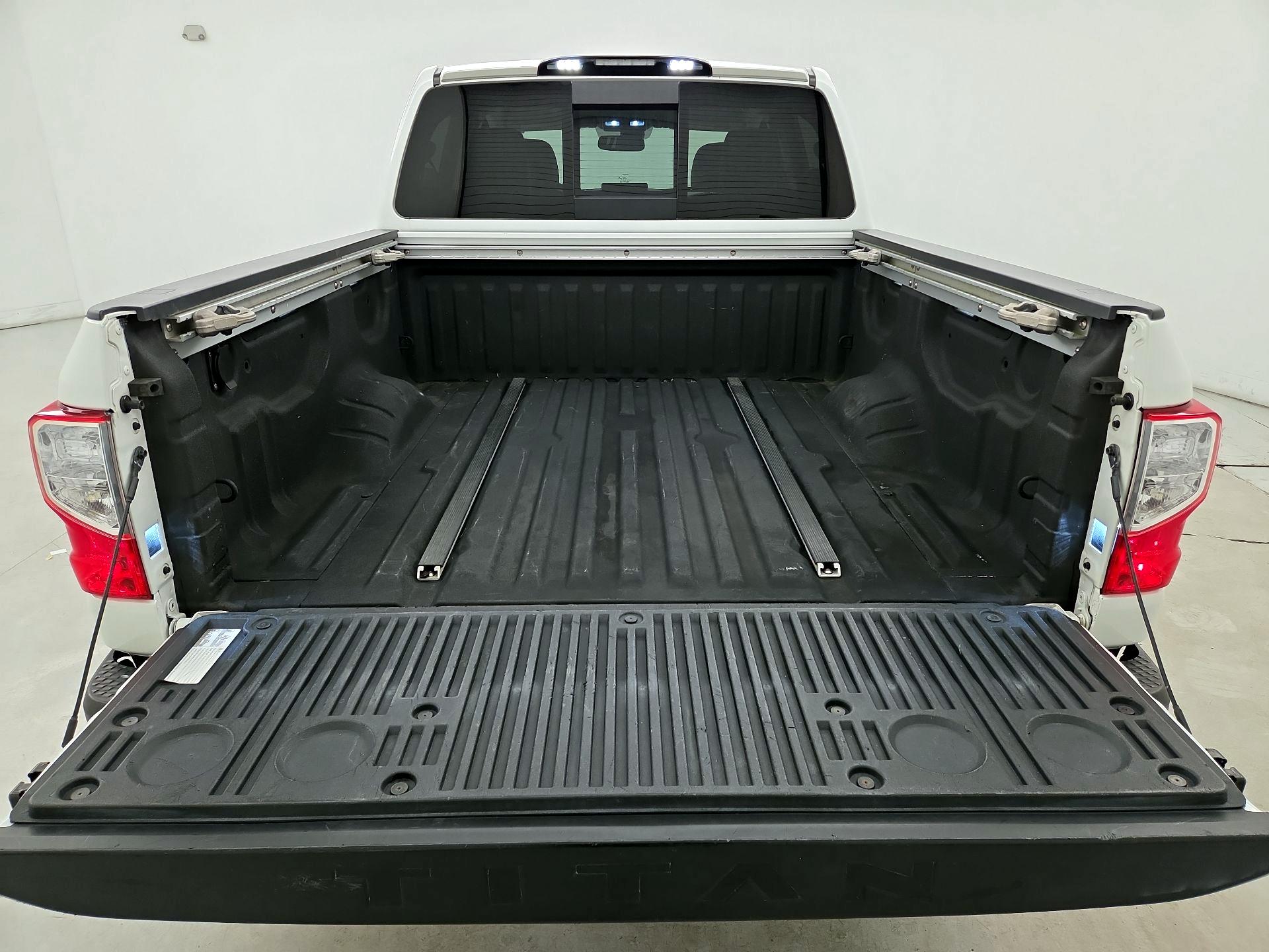 Thumbnail: 2019 Nissan Titan - 20