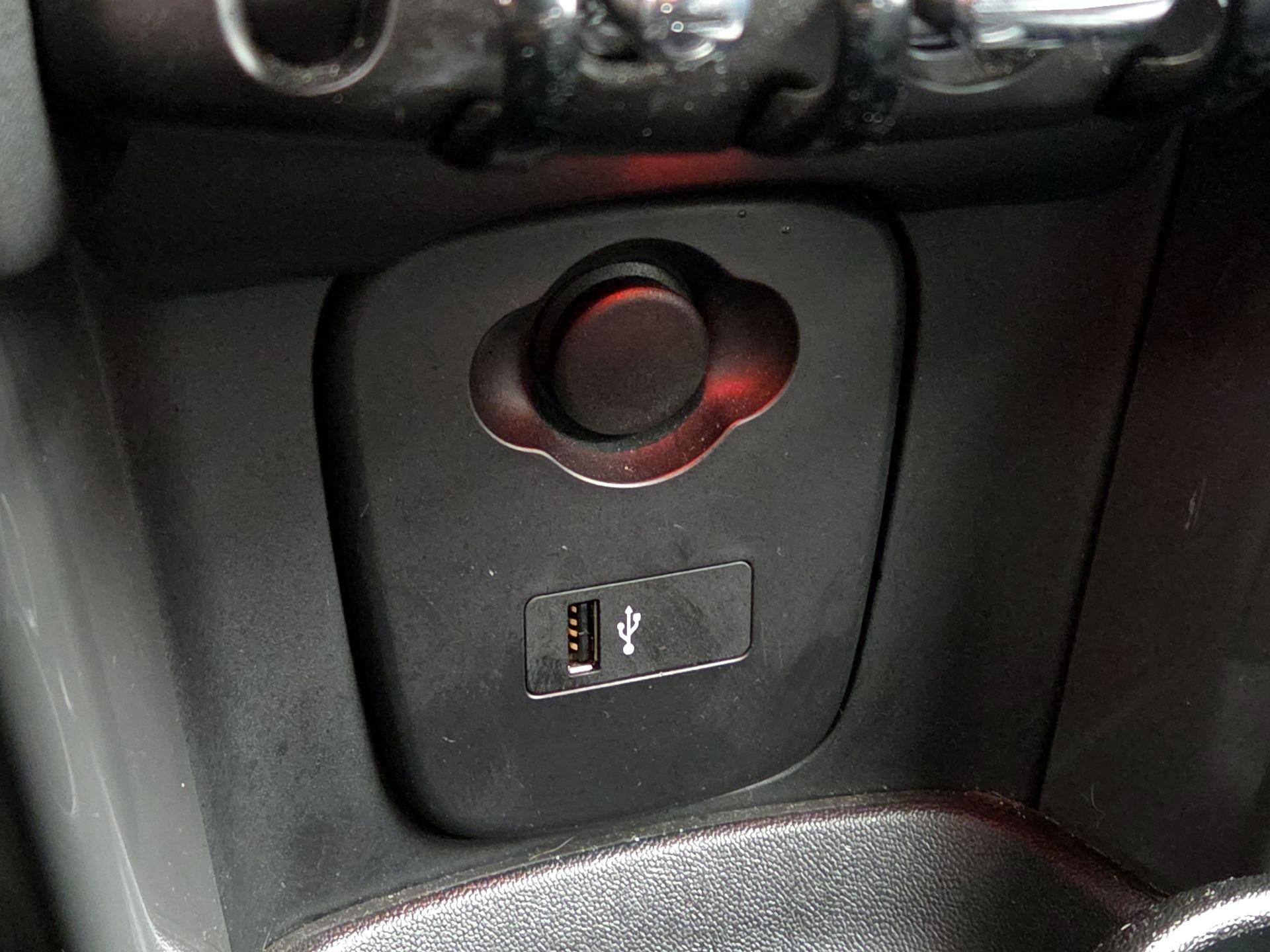 Thumbnail: 2022 MINI Cooper Hardtop - 18