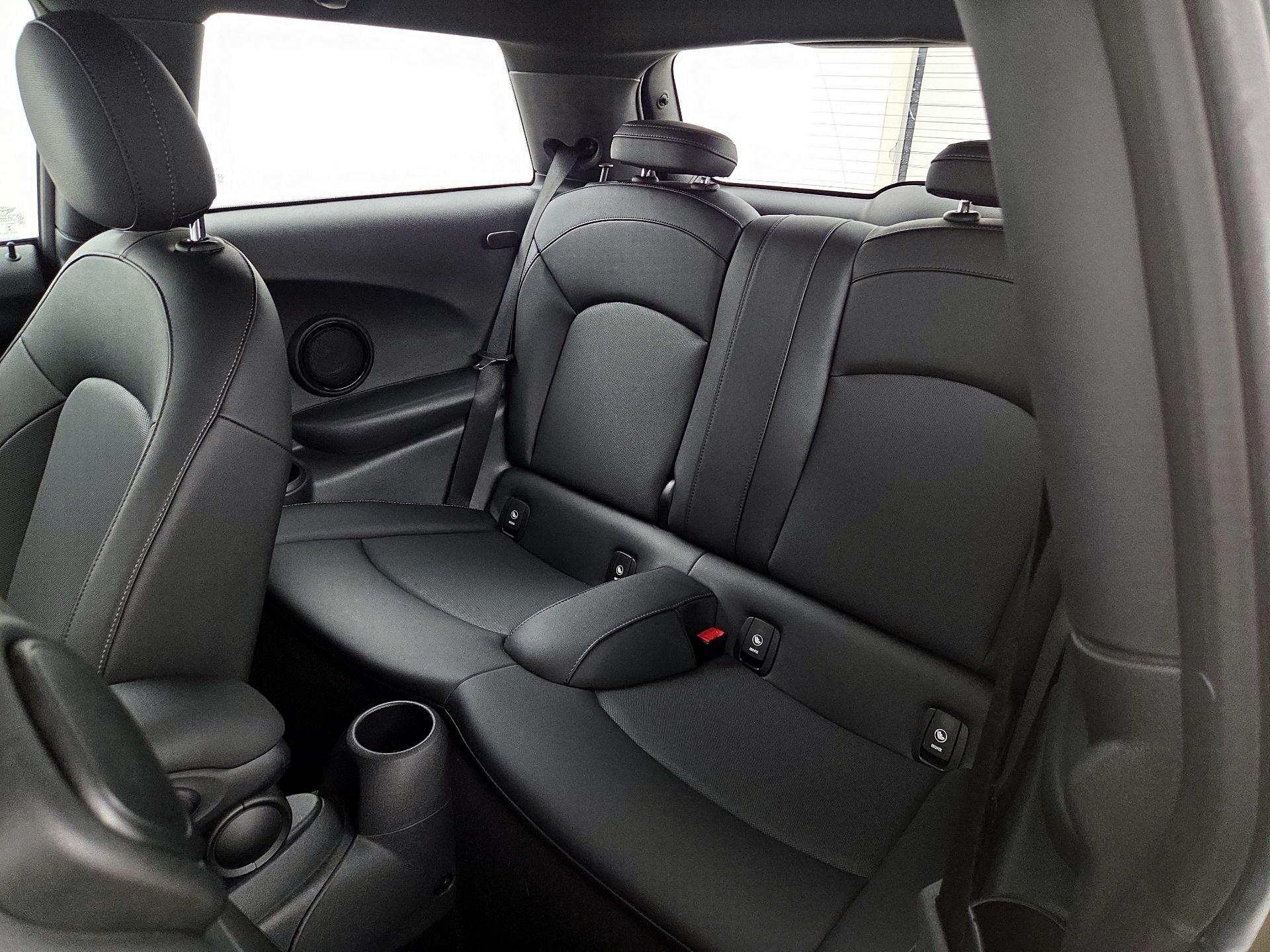 Thumbnail: 2022 MINI Cooper Hardtop - 19