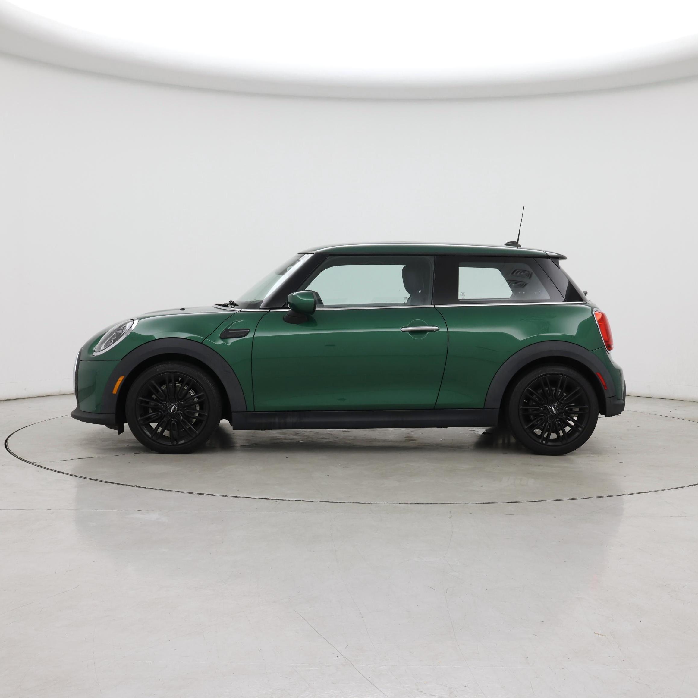 Thumbnail: 2022 MINI Cooper Hardtop - 3