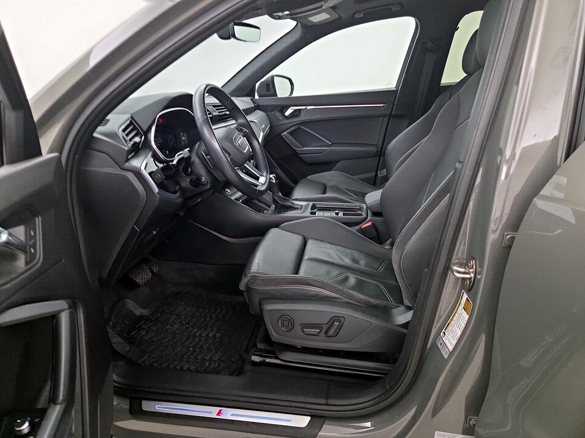 Thumbnail: 2021 Audi Q3 - 11