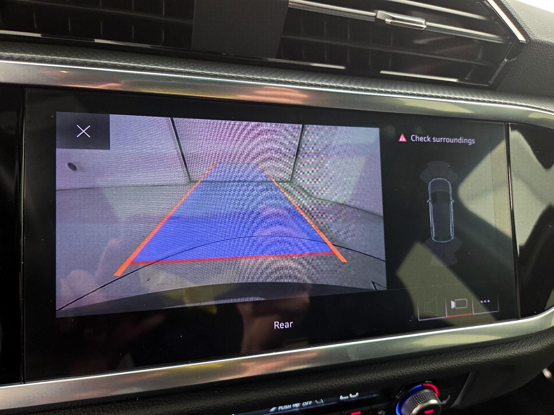 Thumbnail: 2021 Audi Q3 - 15