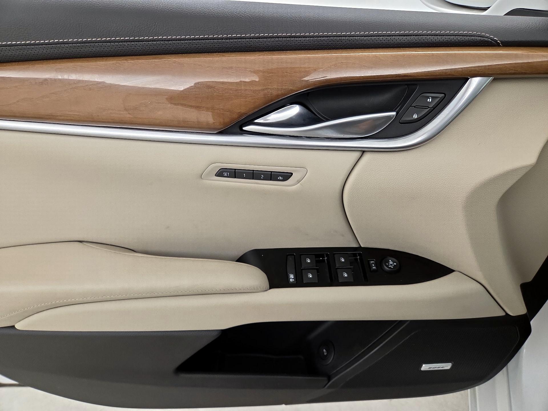 Thumbnail: 2018 Cadillac XTS - 12