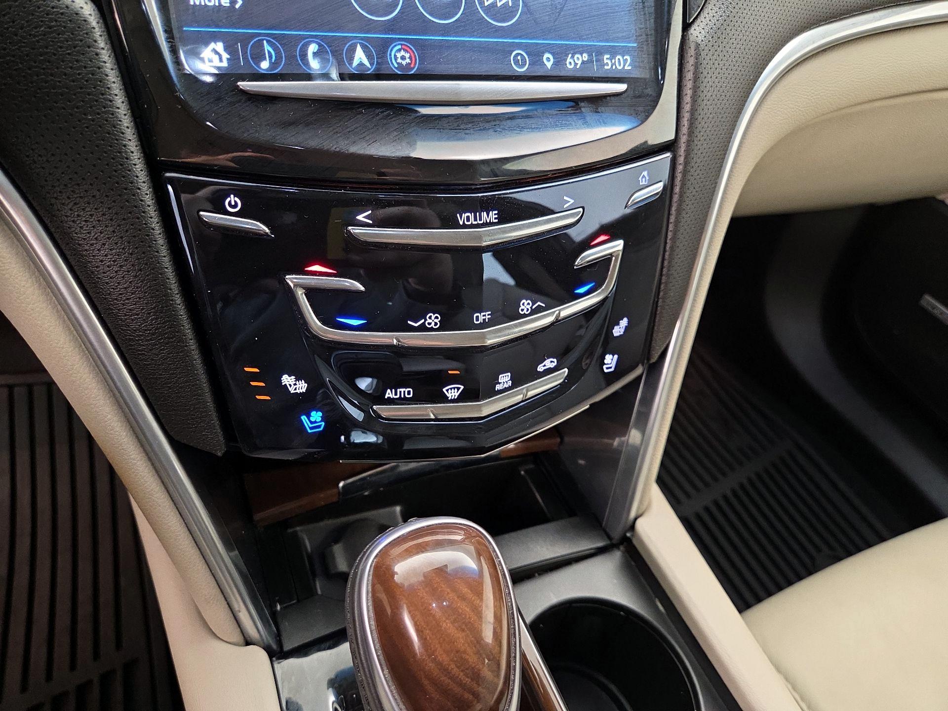 Thumbnail: 2018 Cadillac XTS - 17