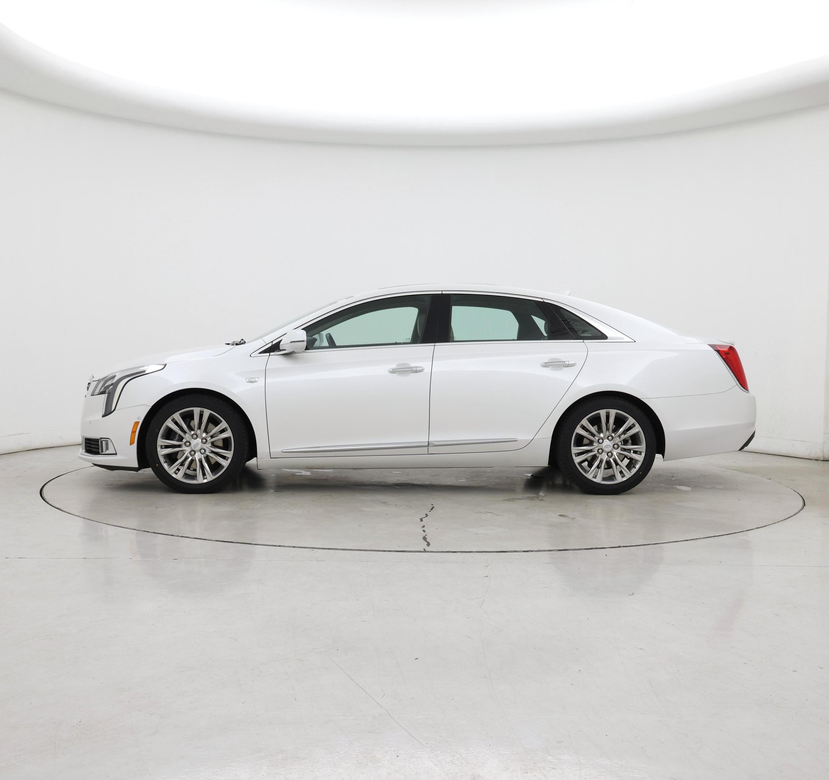 Thumbnail: 2018 Cadillac XTS - 3