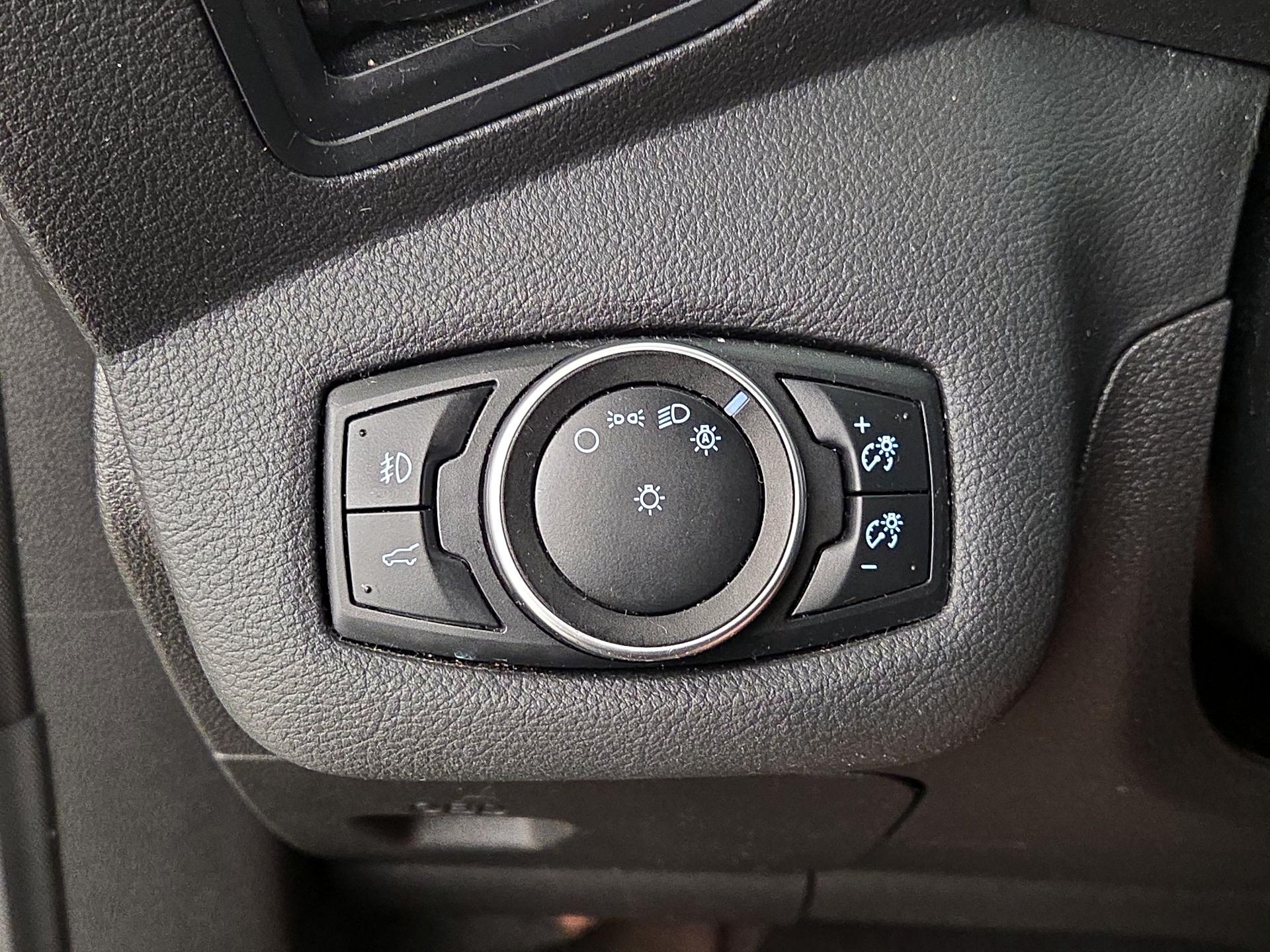 Thumbnail: 2017 Ford Escape - 13