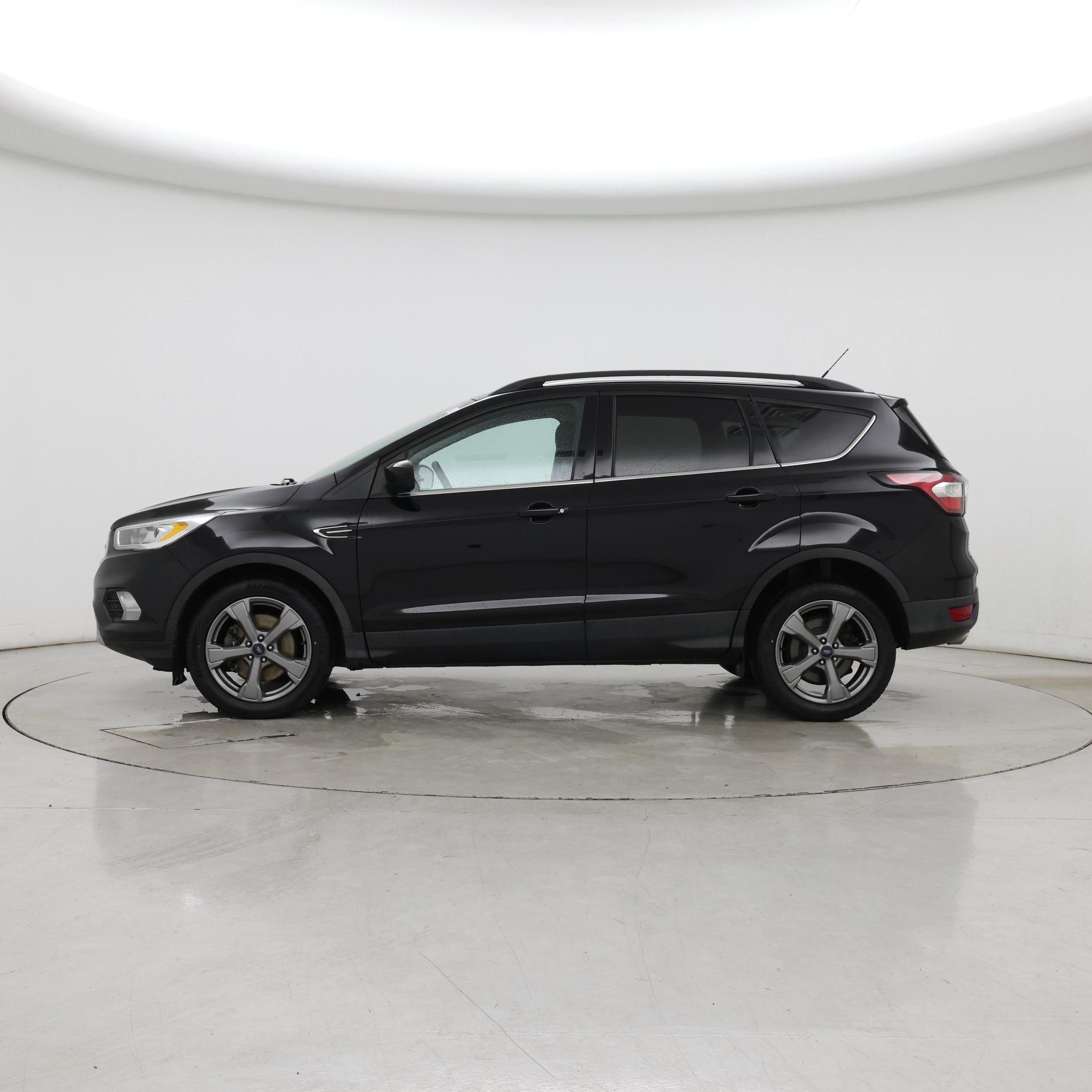 Thumbnail: 2017 Ford Escape - 3