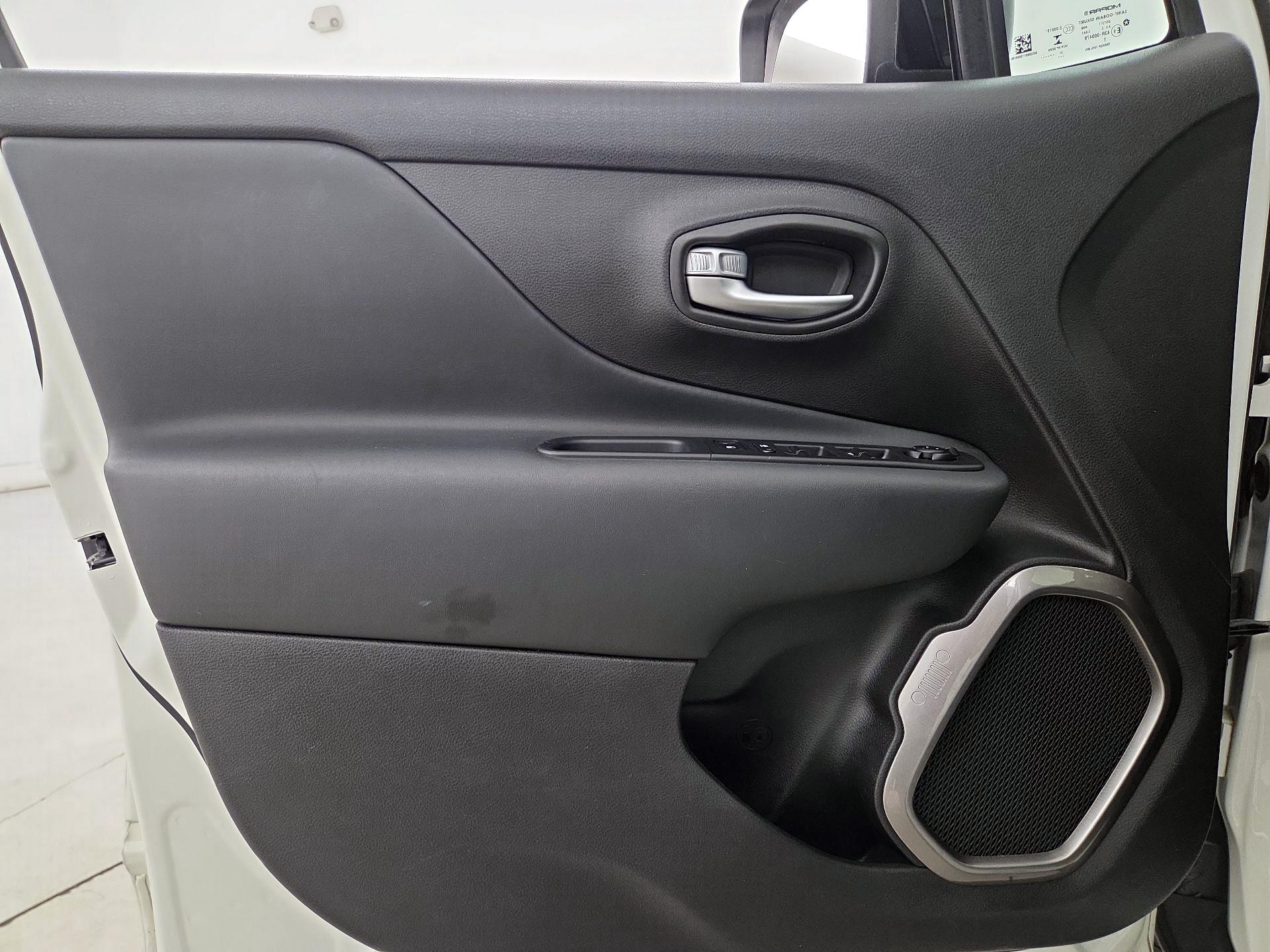 Thumbnail: 2022 Jeep Renegade - 12