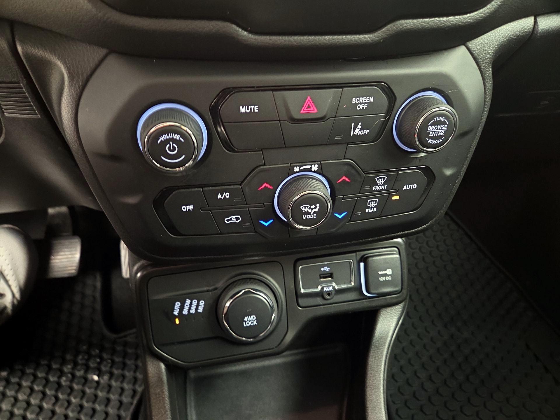 Thumbnail: 2022 Jeep Renegade - 17