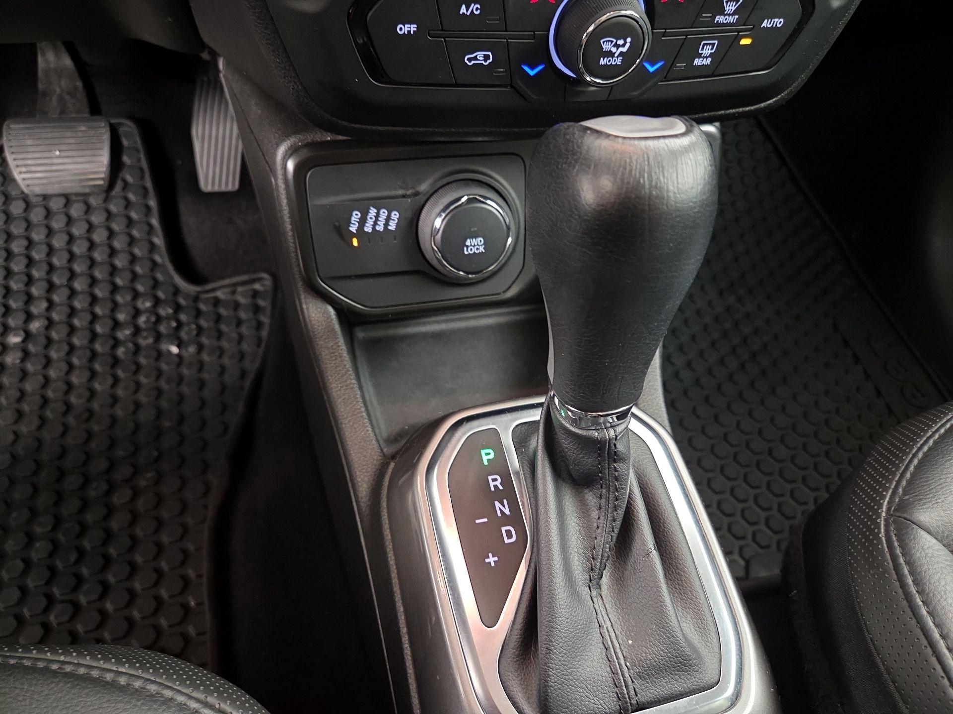 Thumbnail: 2022 Jeep Renegade - 18