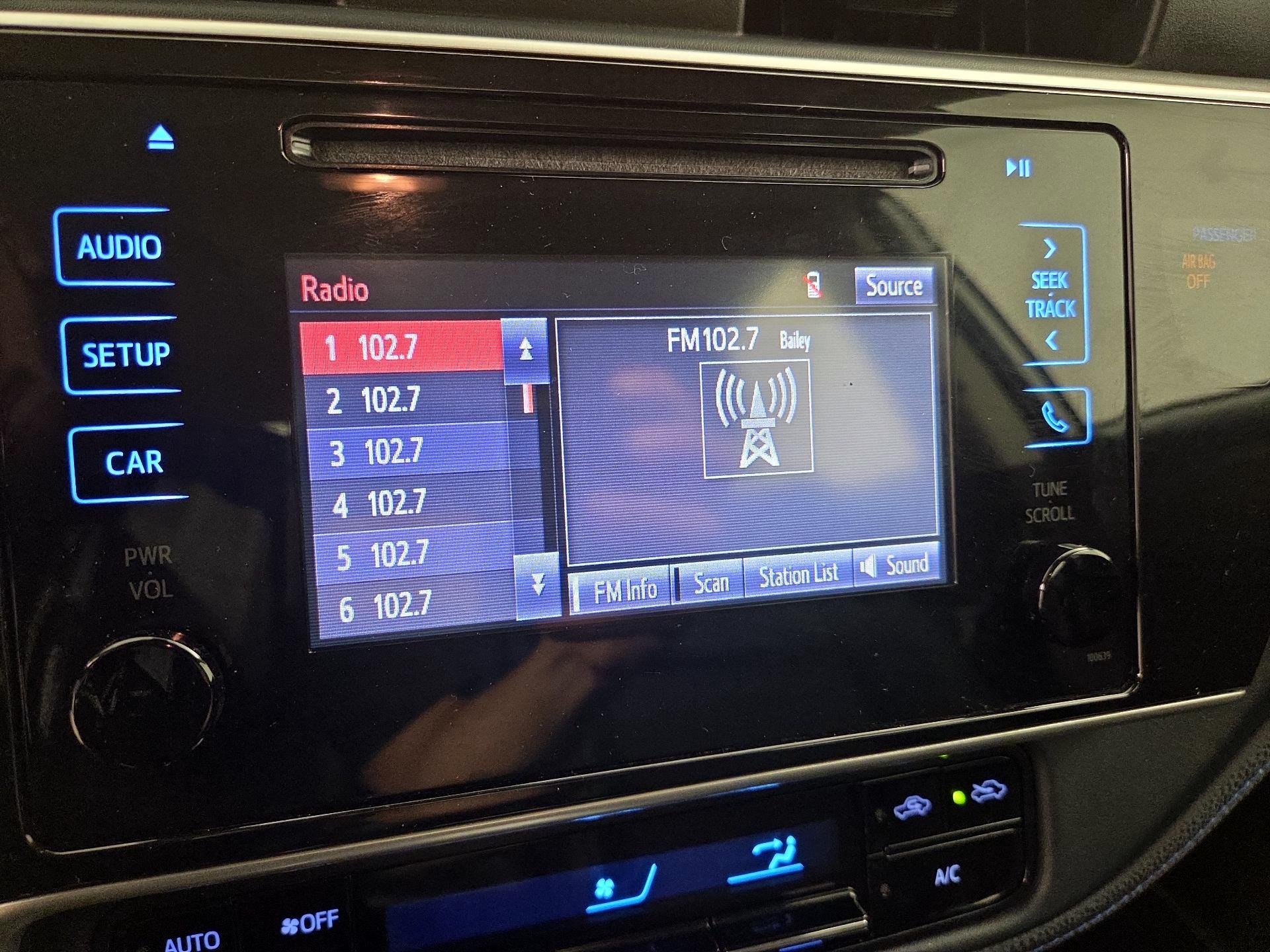 Thumbnail: 2018 Toyota Corolla - 15