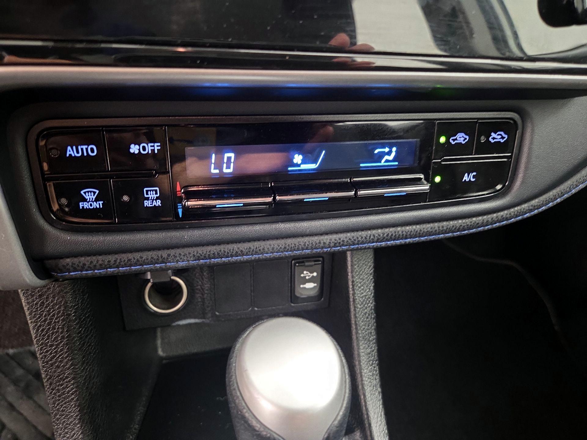 Thumbnail: 2018 Toyota Corolla - 16